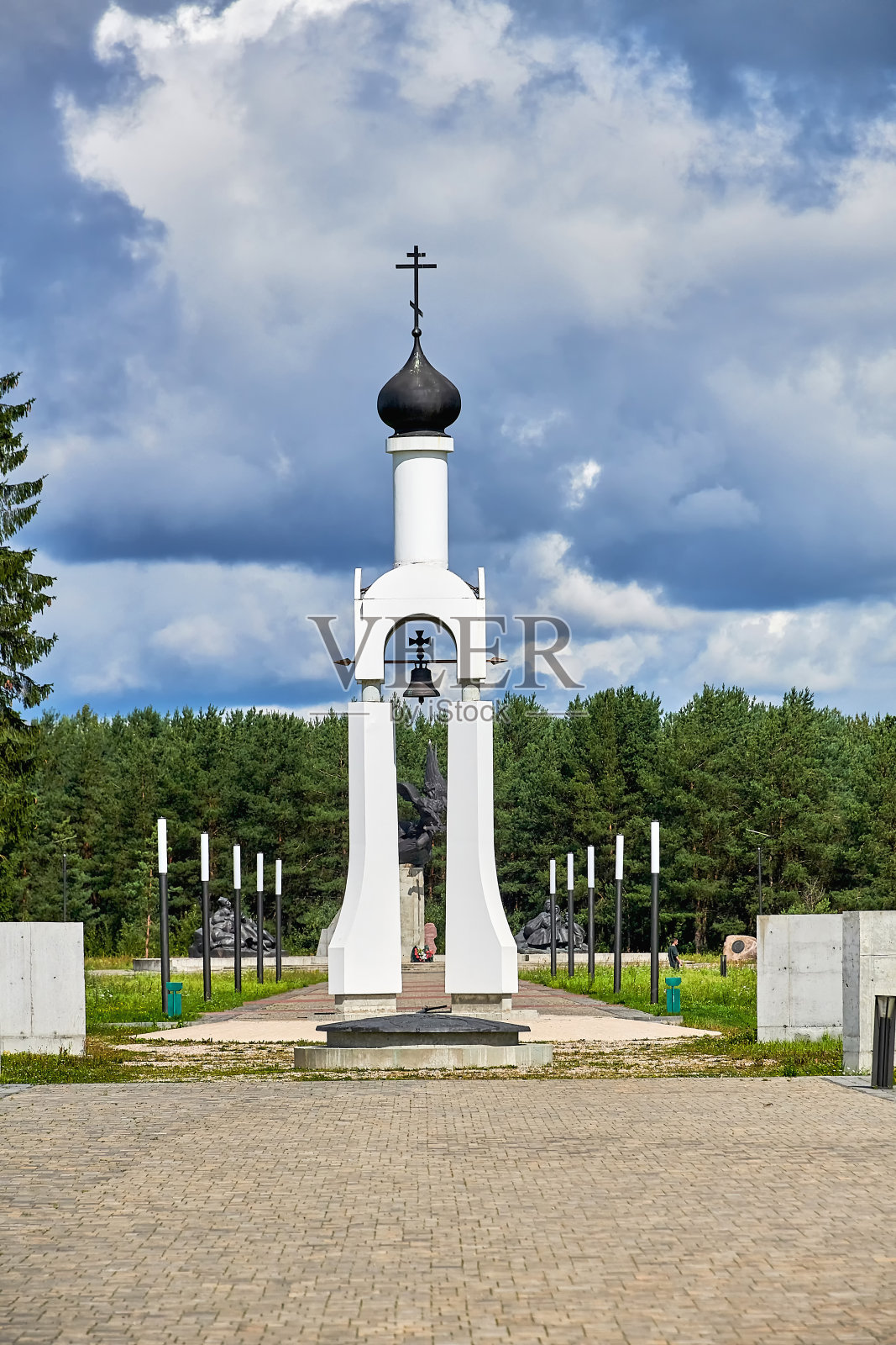 白俄罗斯,斯摩贡,2019年8月。纪念在第一次世界大战中死去的人们的纪念碑。照片摄影图片