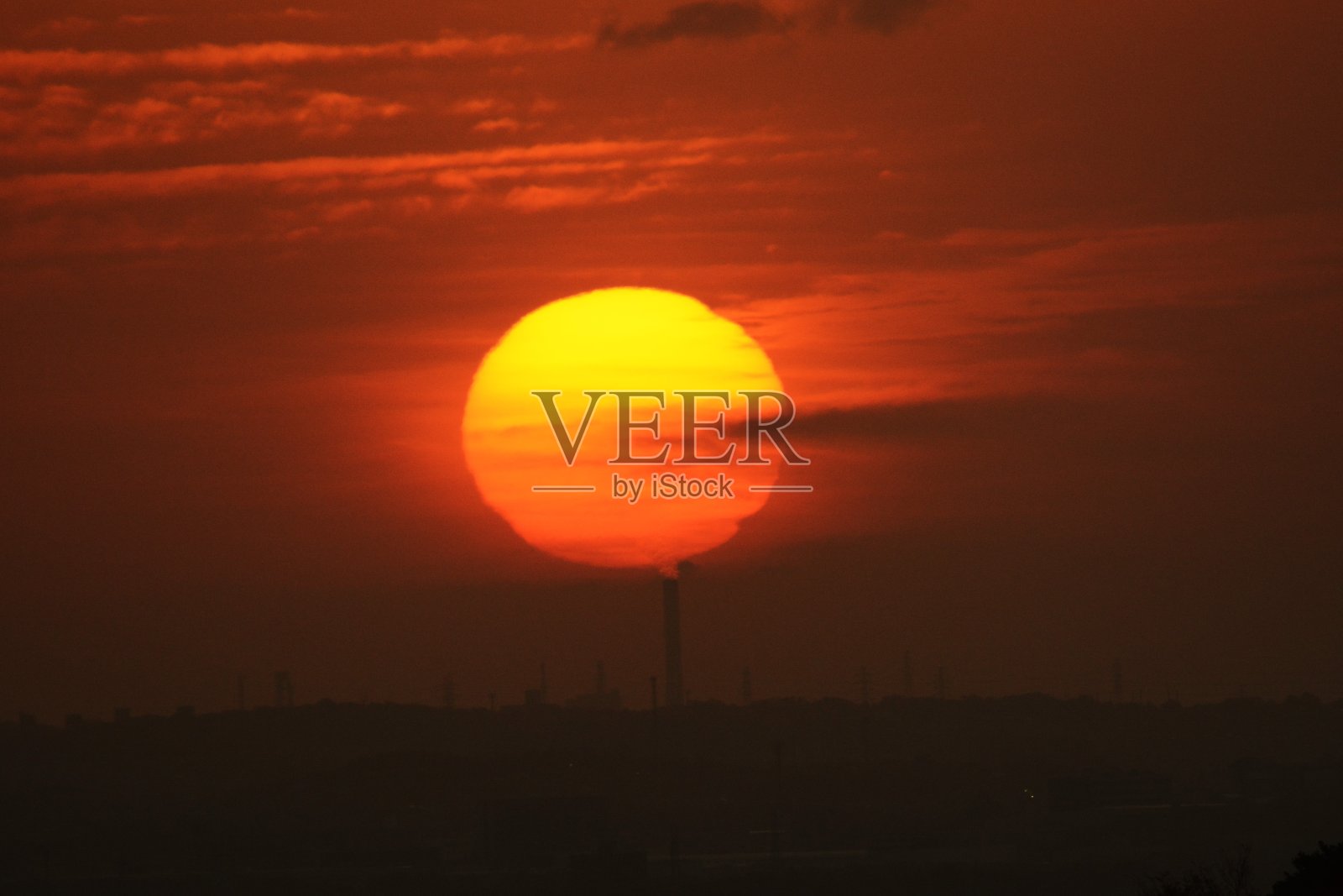 日出的时刻。照片摄影图片