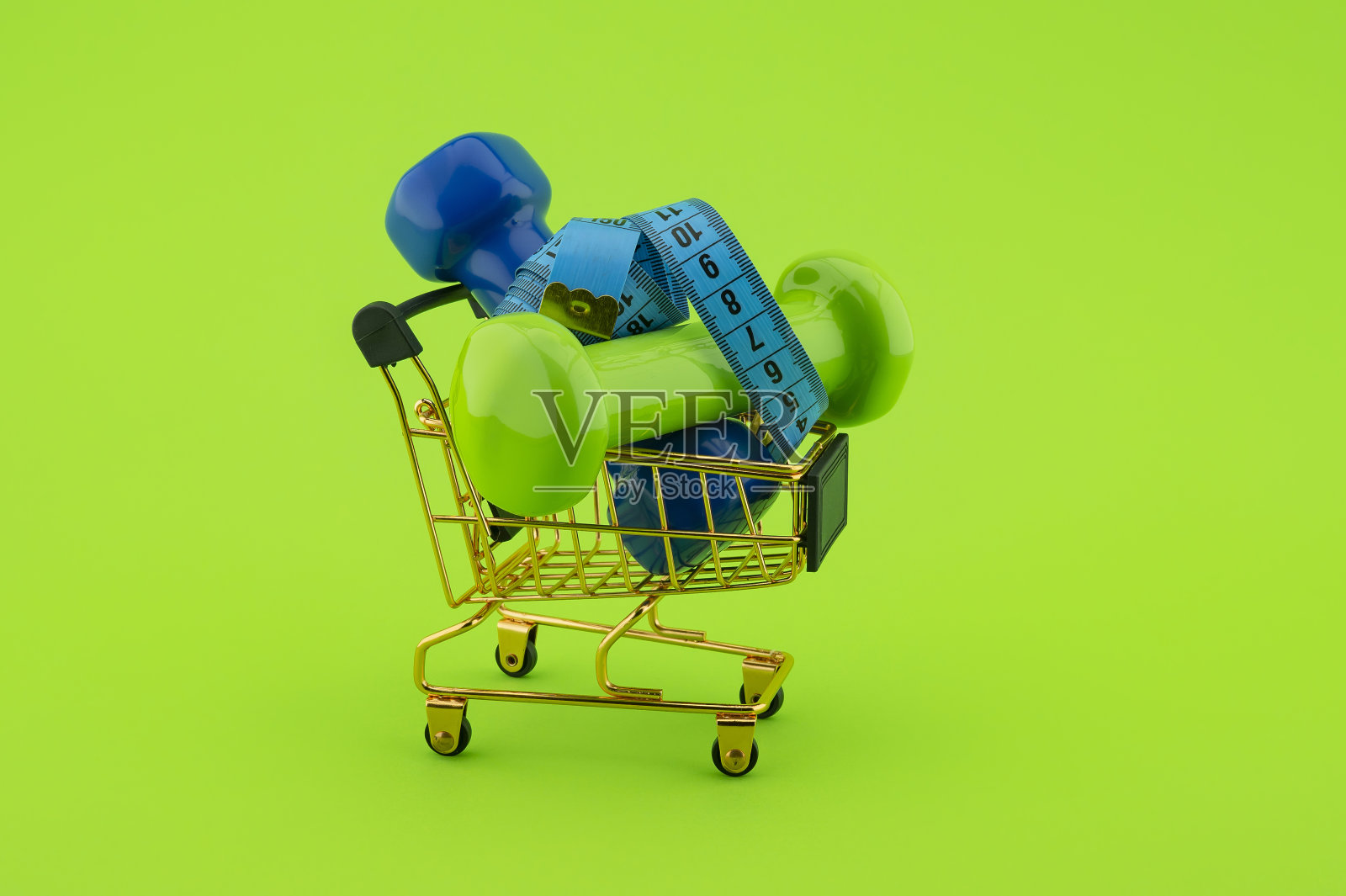 为运动节食而购物照片摄影图片