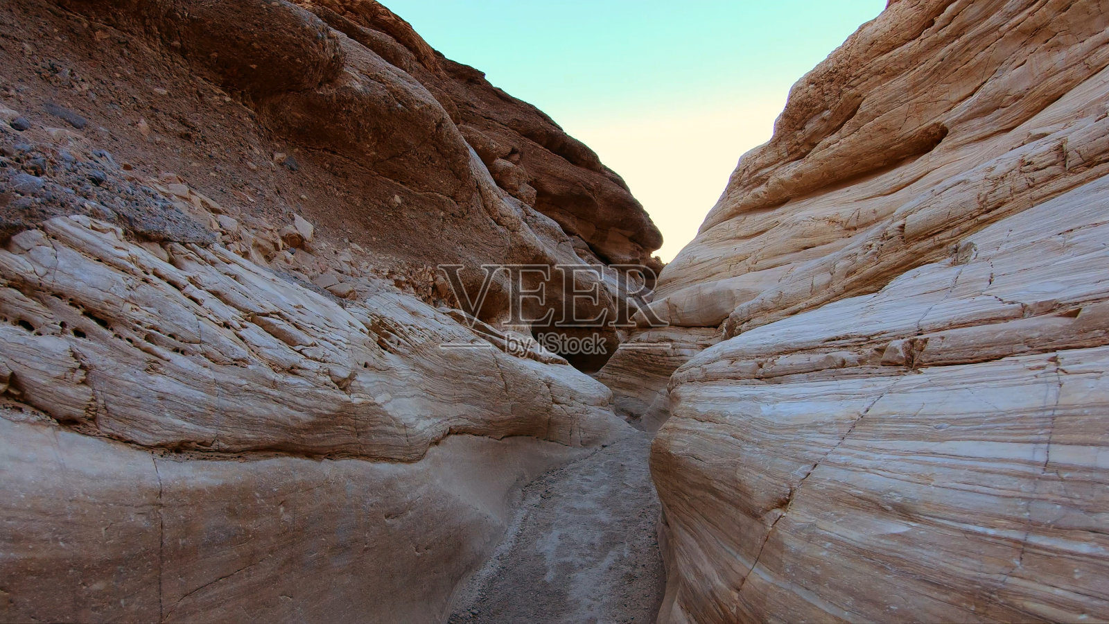 美丽的死亡谷国家公园-马赛克峡谷照片摄影图片