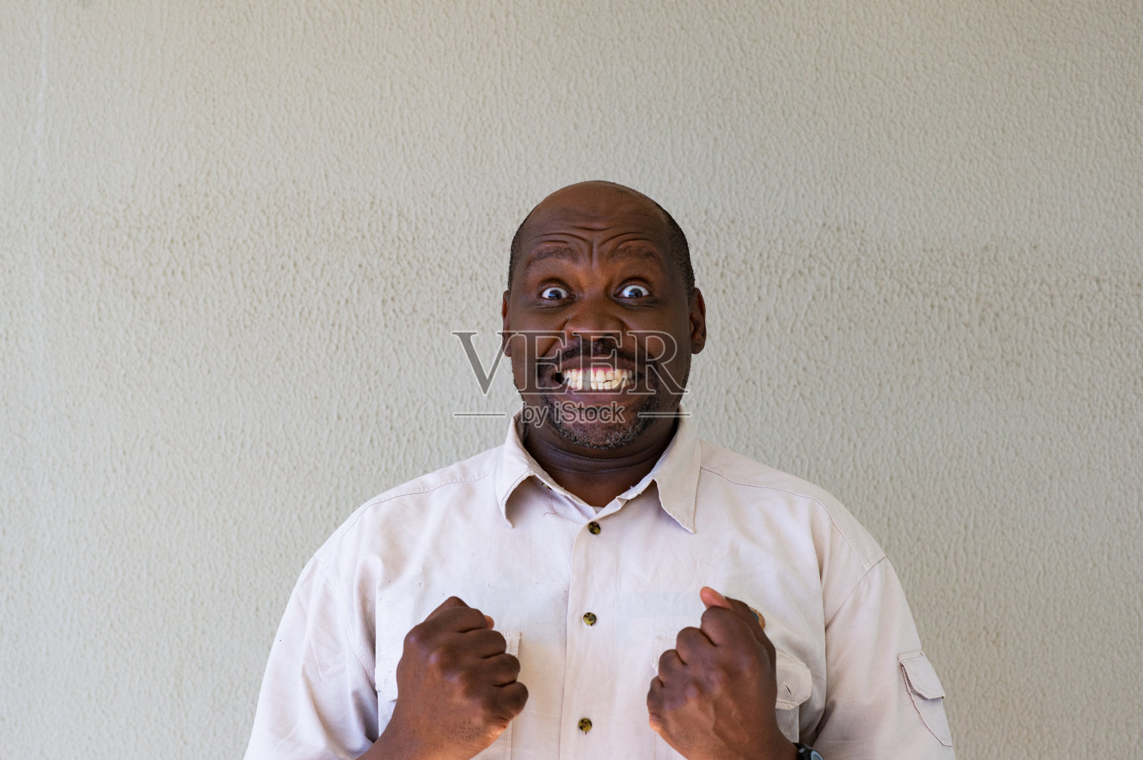 高级南非男性封锁沮丧照片摄影图片