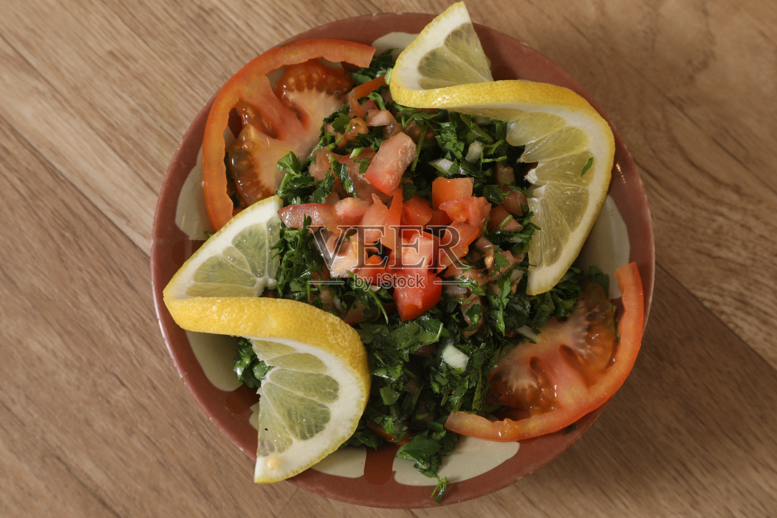 健康塔布勒黎巴嫩餐阿拉伯绿色沙拉照片摄影图片