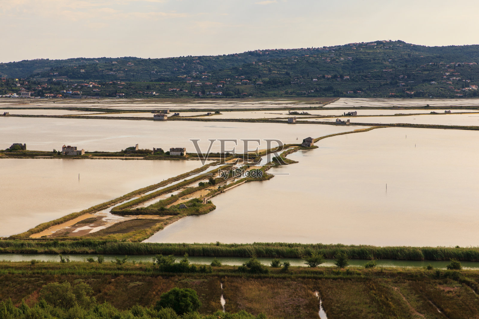 斯洛文尼亚的Secovlje盐田自然公园照片摄影图片