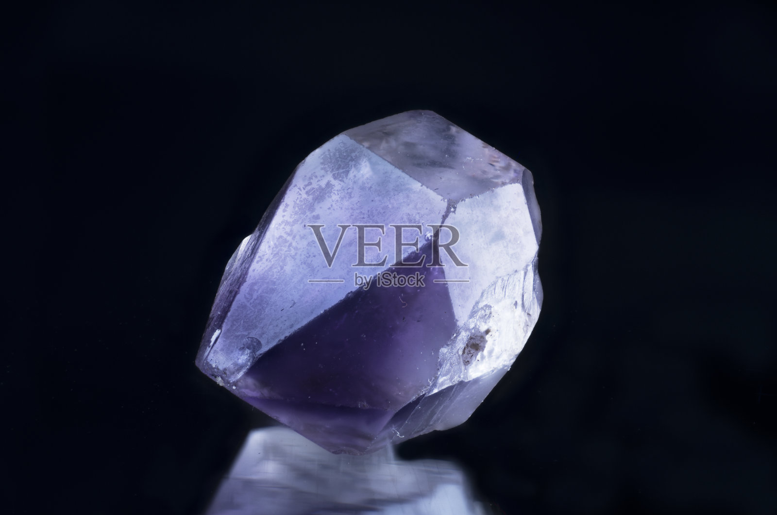 紫水晶晶体照片摄影图片