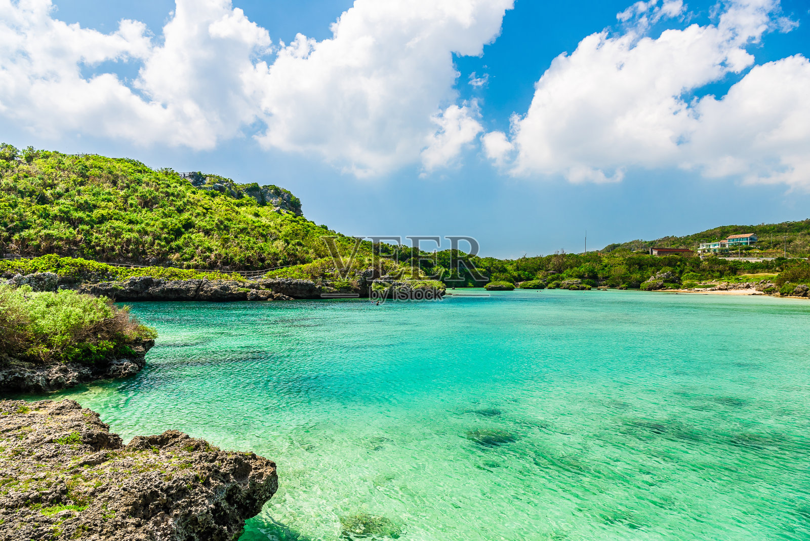 冲绳美丽的海滩。照片摄影图片