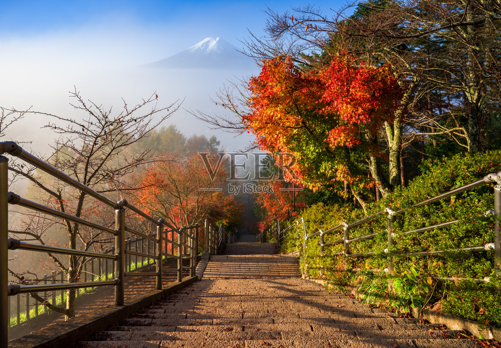 日本富士山的楼梯照片摄影图片