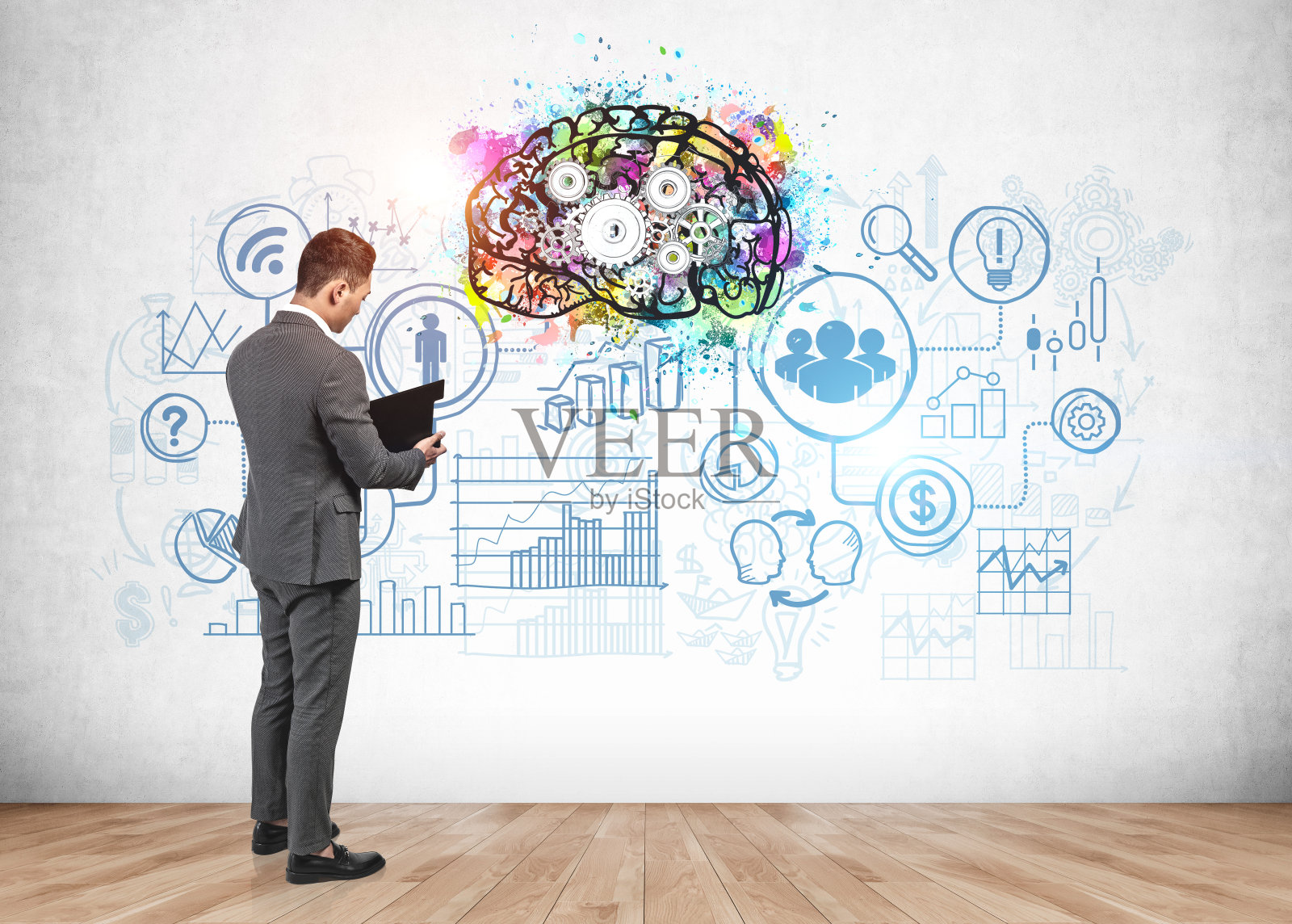 商人与剪贴板头脑风暴照片摄影图片