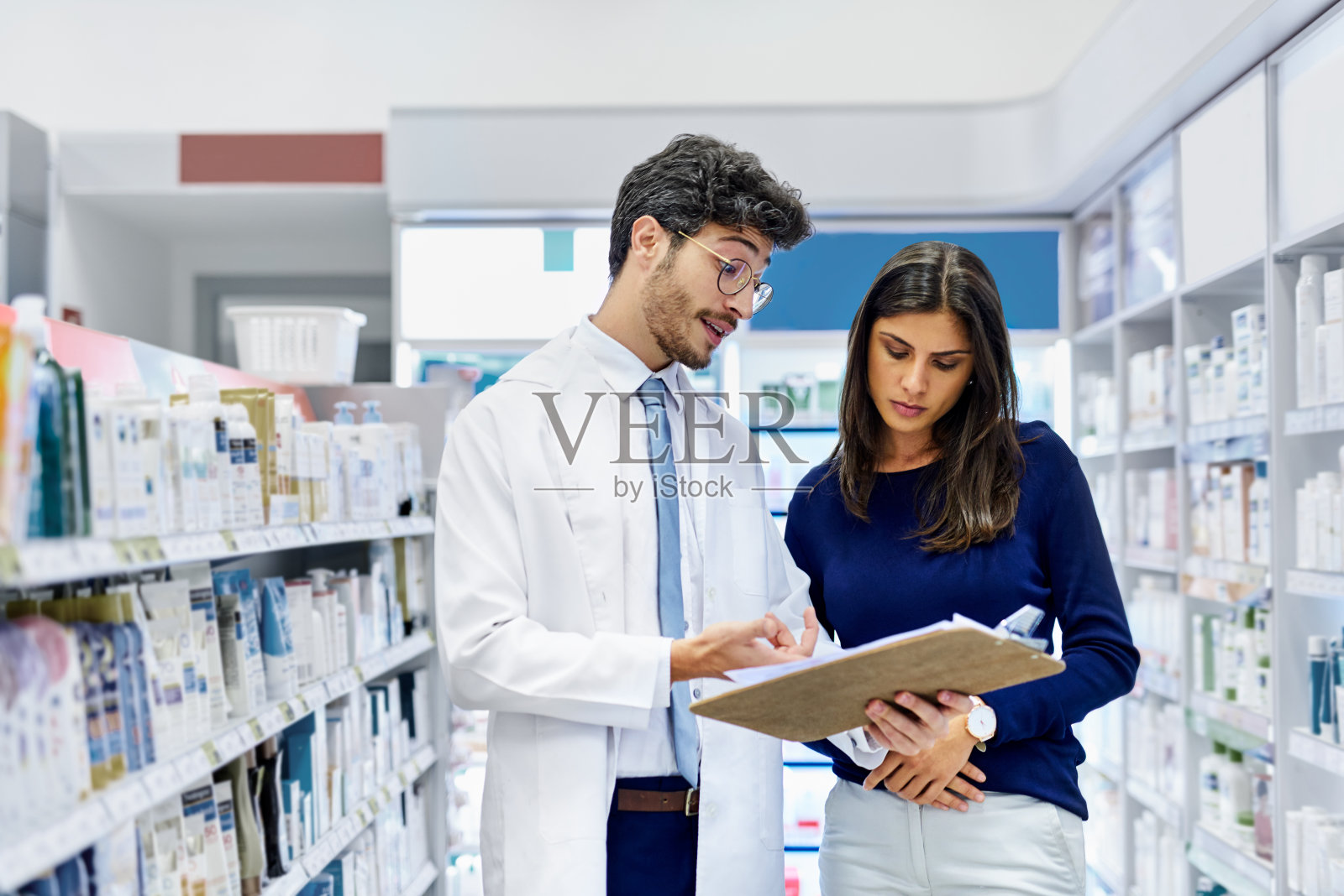 他总是乐意提供一些专业的建议照片摄影图片