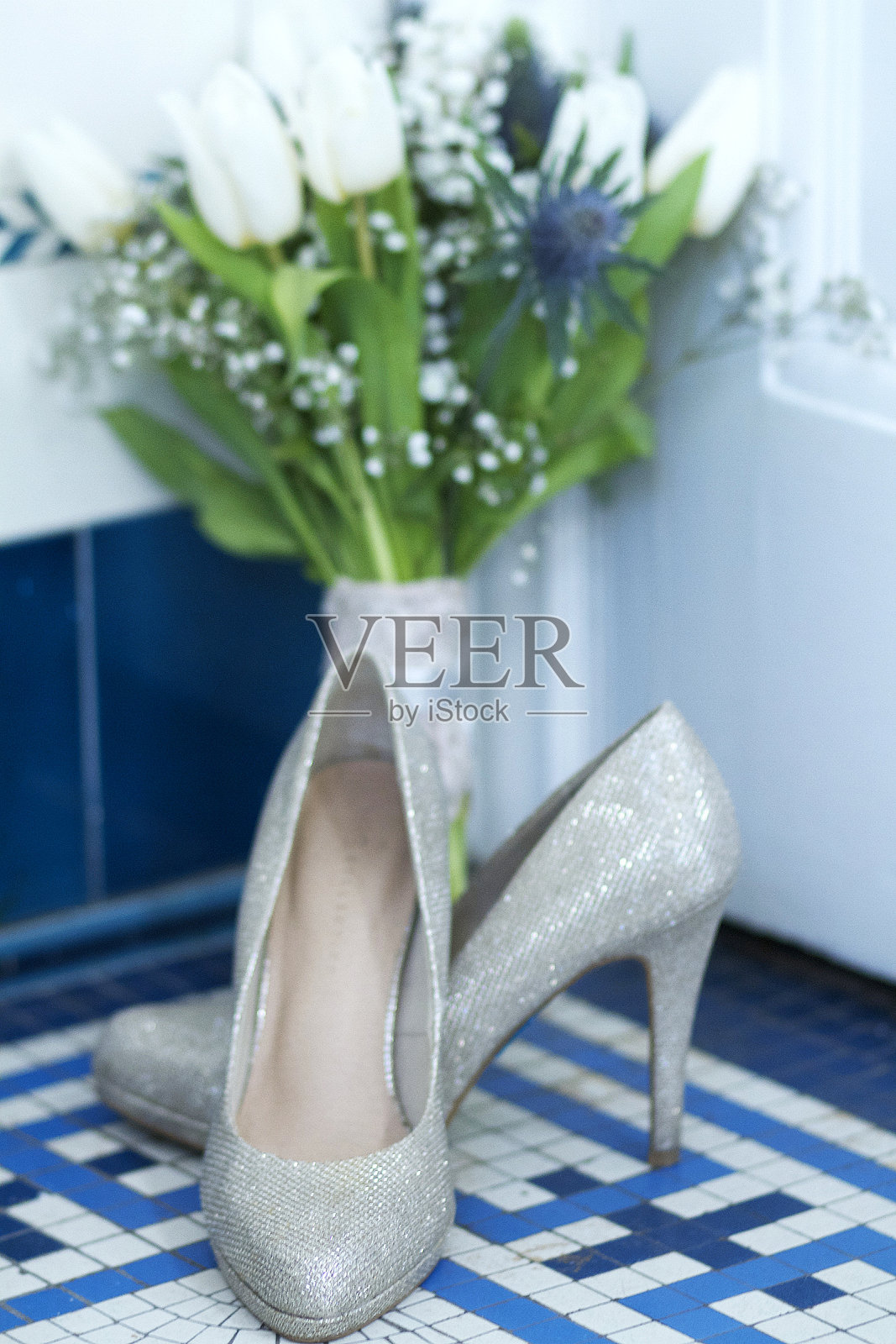 复古新娘花束和鞋子照片摄影图片