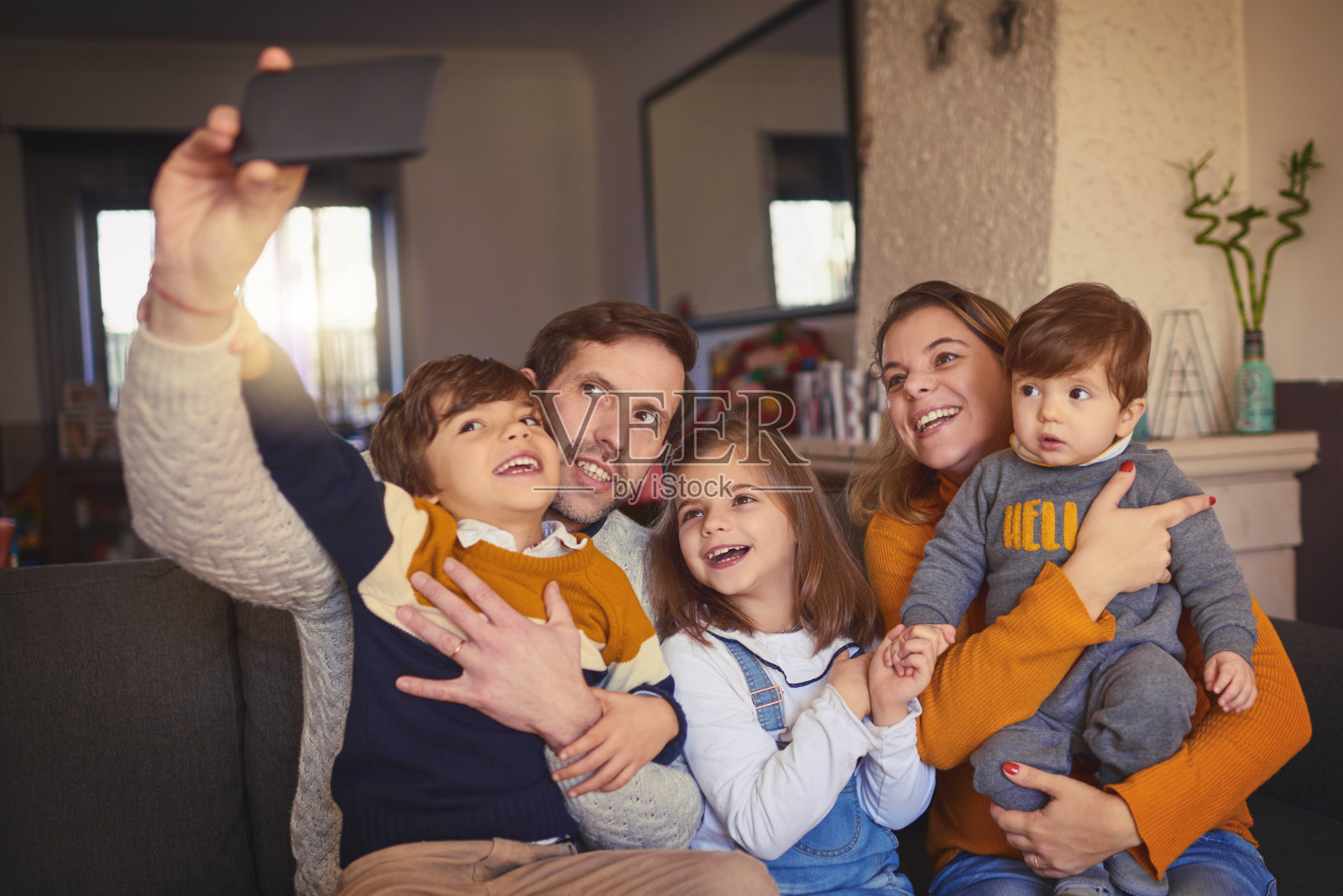 我们来做一个家庭题照片摄影图片