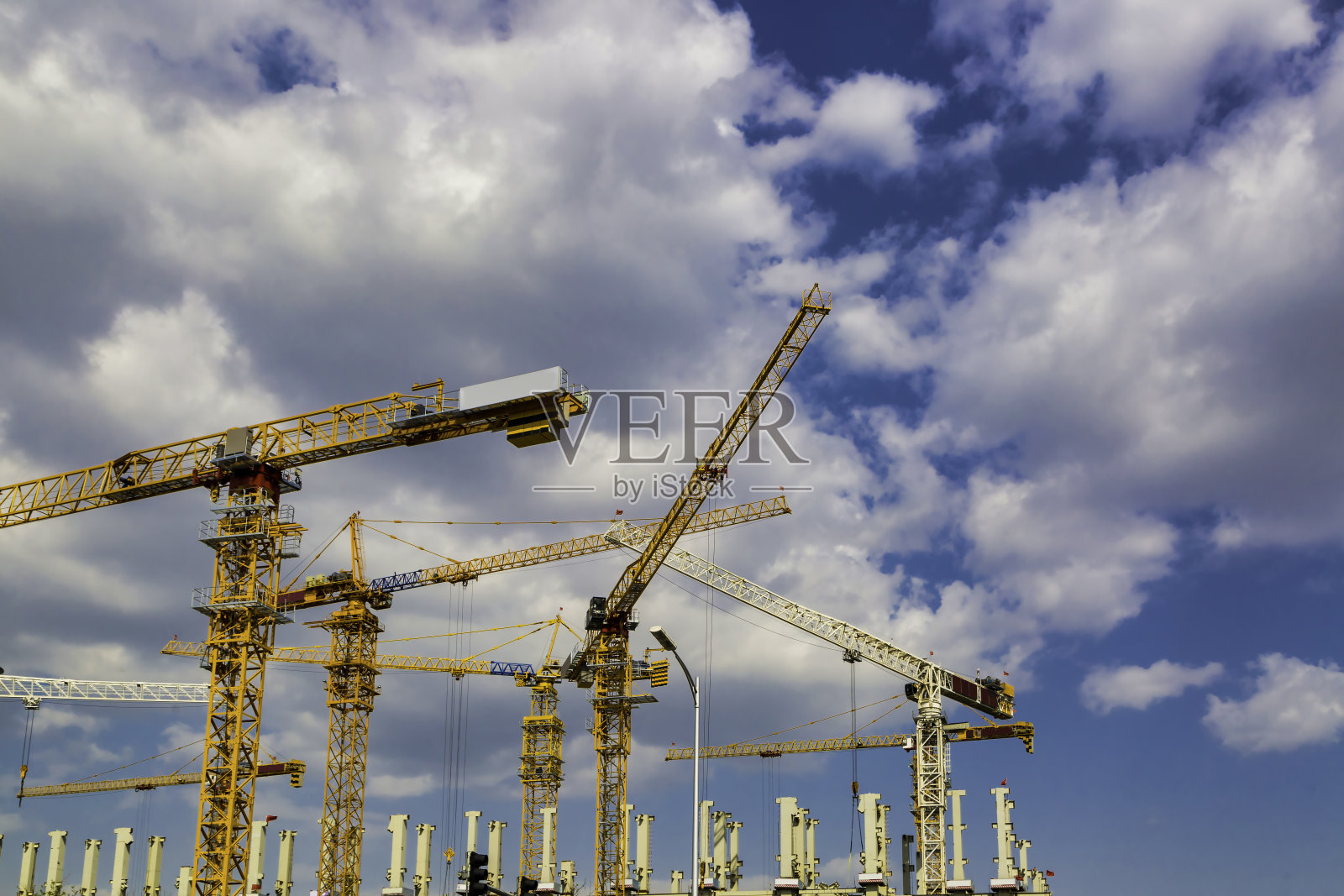 城市建筑塔吊群照片摄影图片