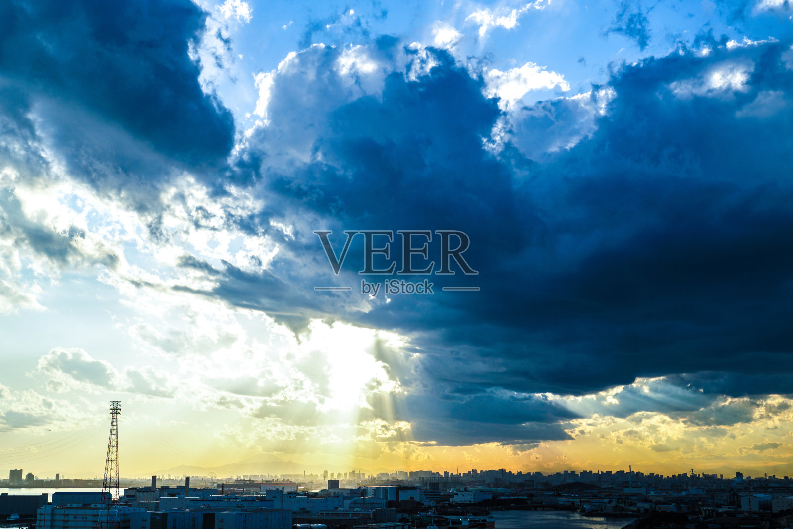 笼罩在暮色中的东京天际线照片摄影图片