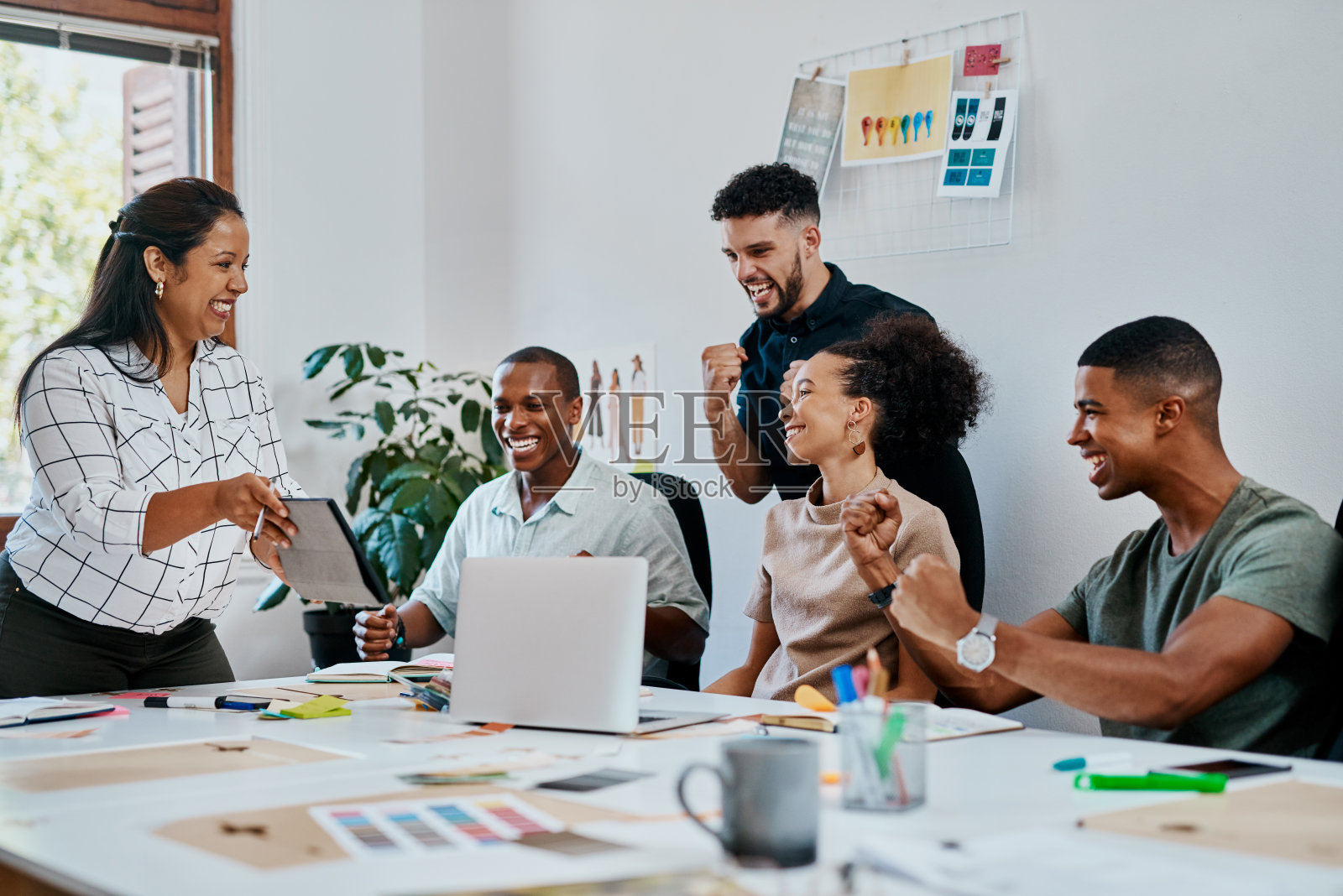 一个公司需要一个团队来推动照片摄影图片