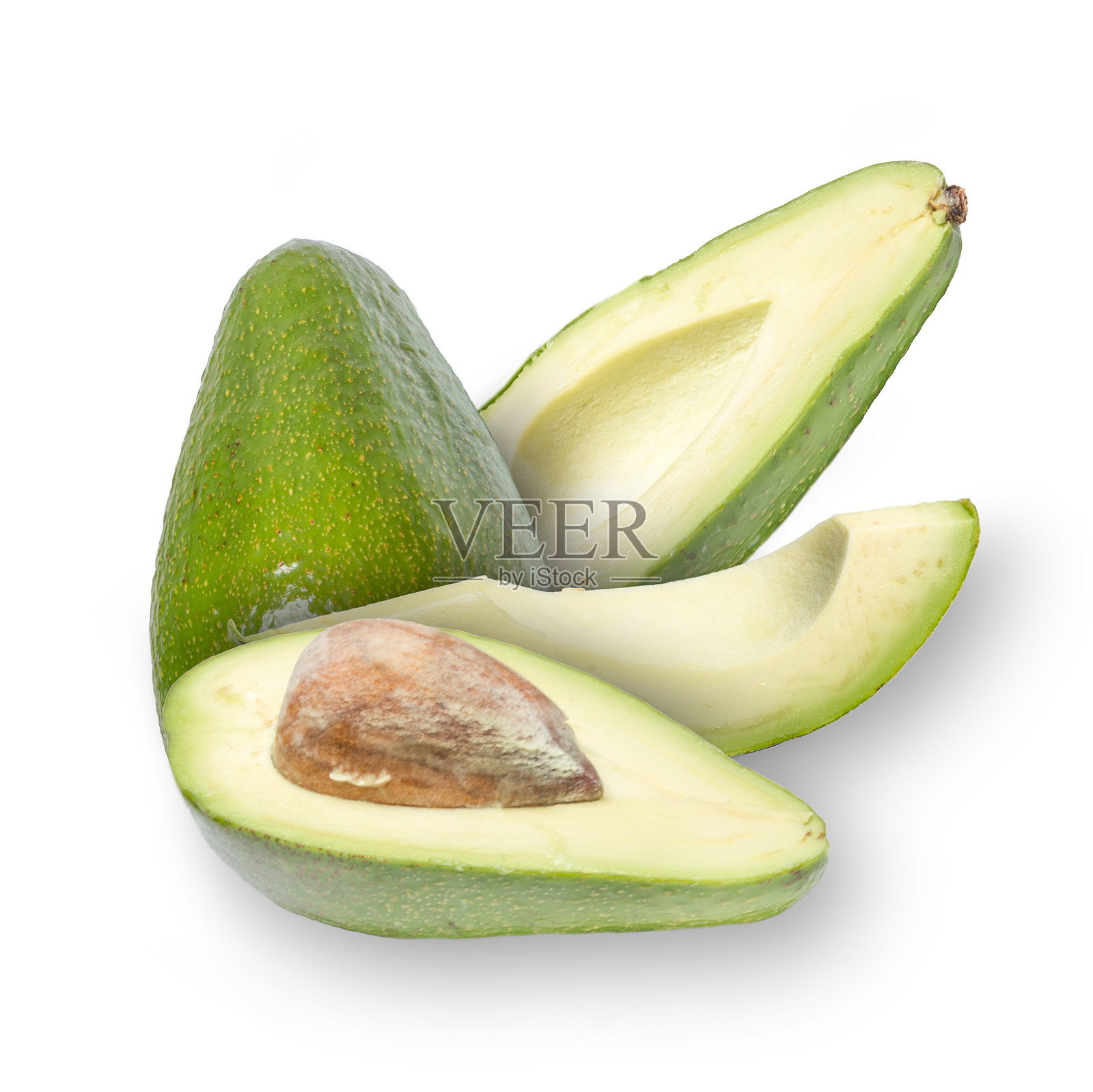 白色背景上的新鲜牛油果。照片摄影图片