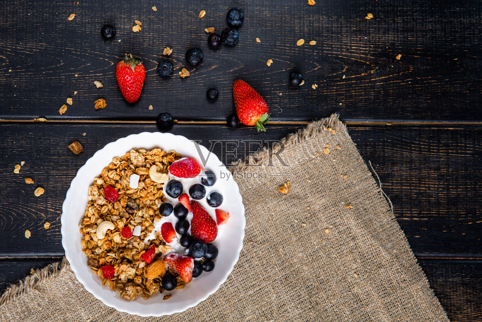 什锦麦片配水果早餐照片摄影图片
