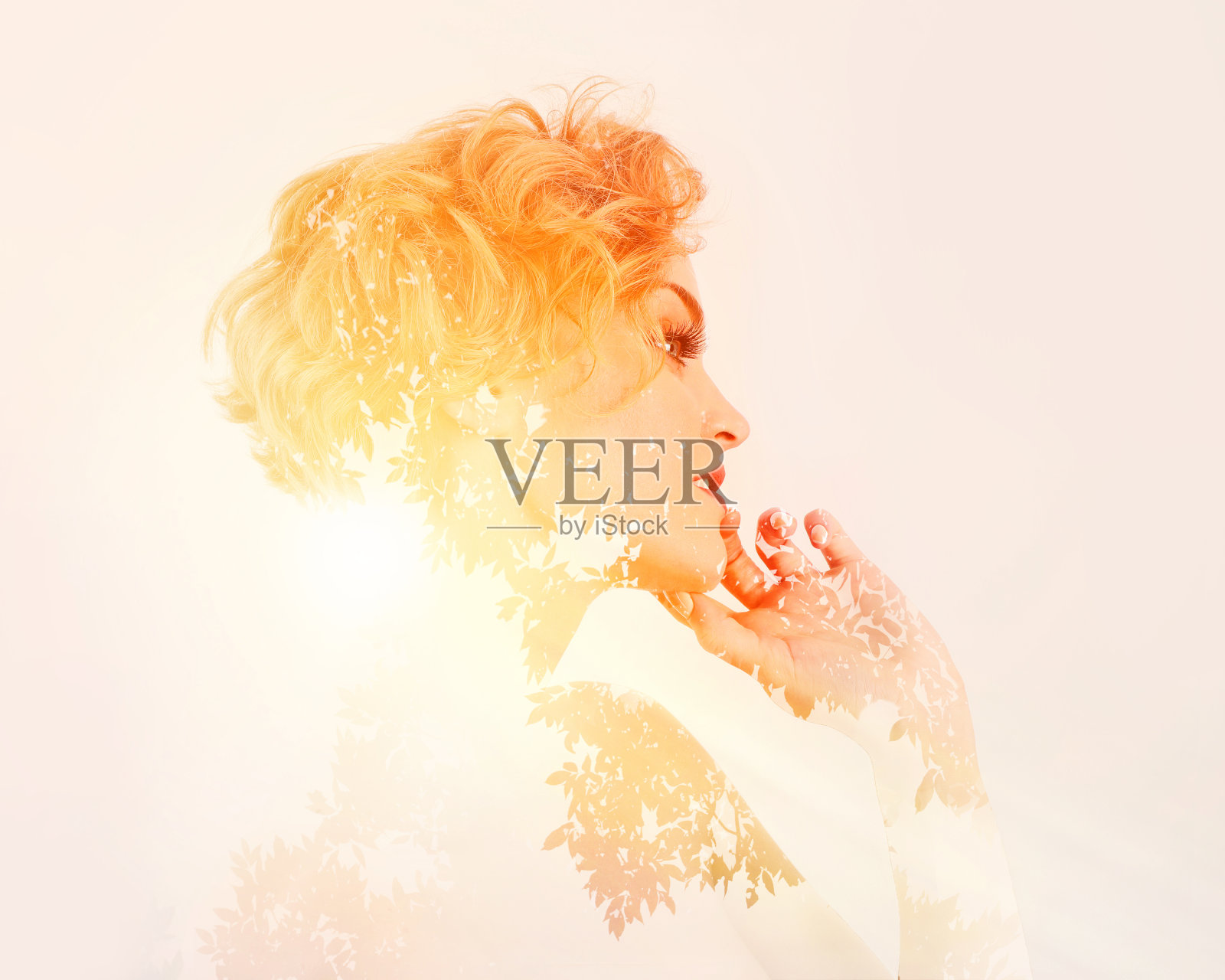 多重曝光美丽女人,感恩自然,身体健康照片摄影图片