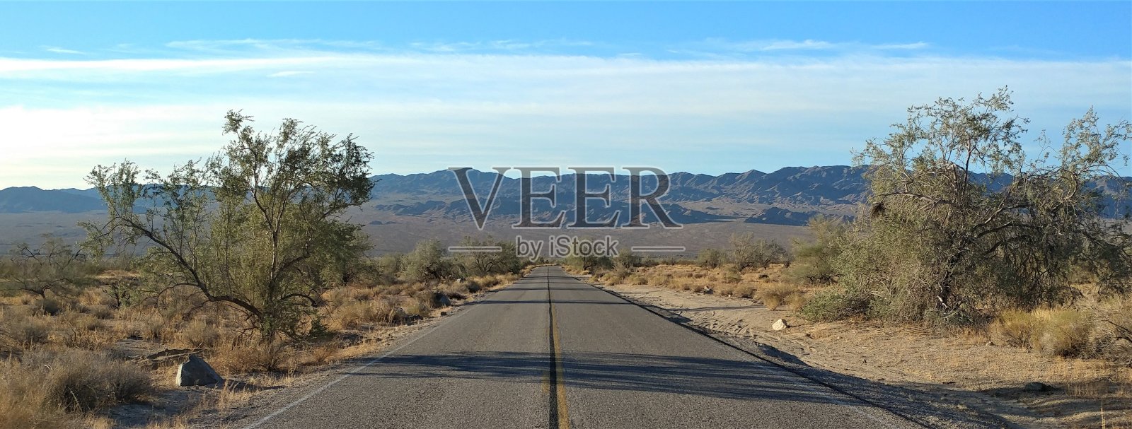 沙漠公路照片摄影图片