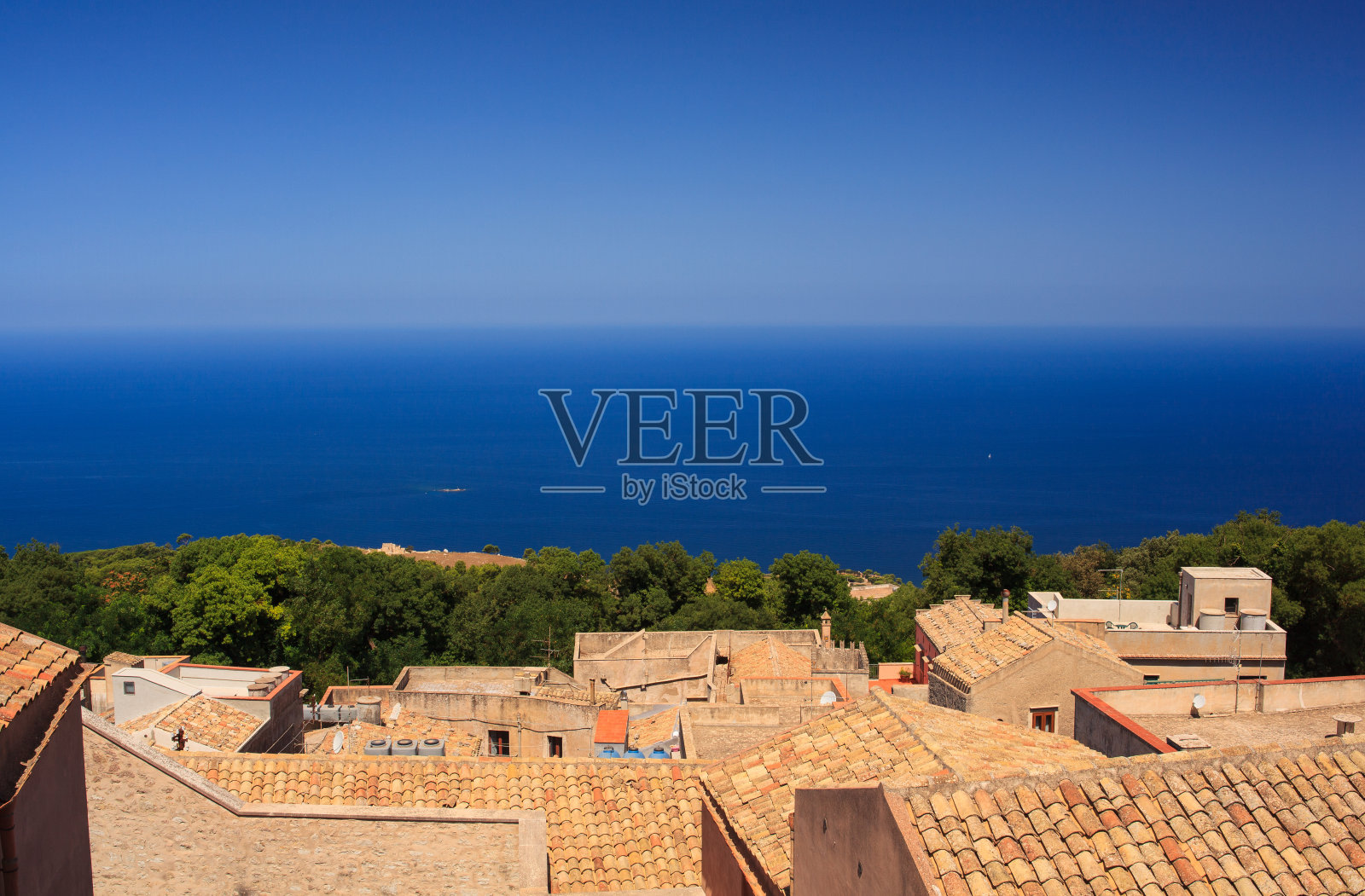 从埃利斯的房子可以看到令人惊叹的海景。特拉帕尼照片摄影图片