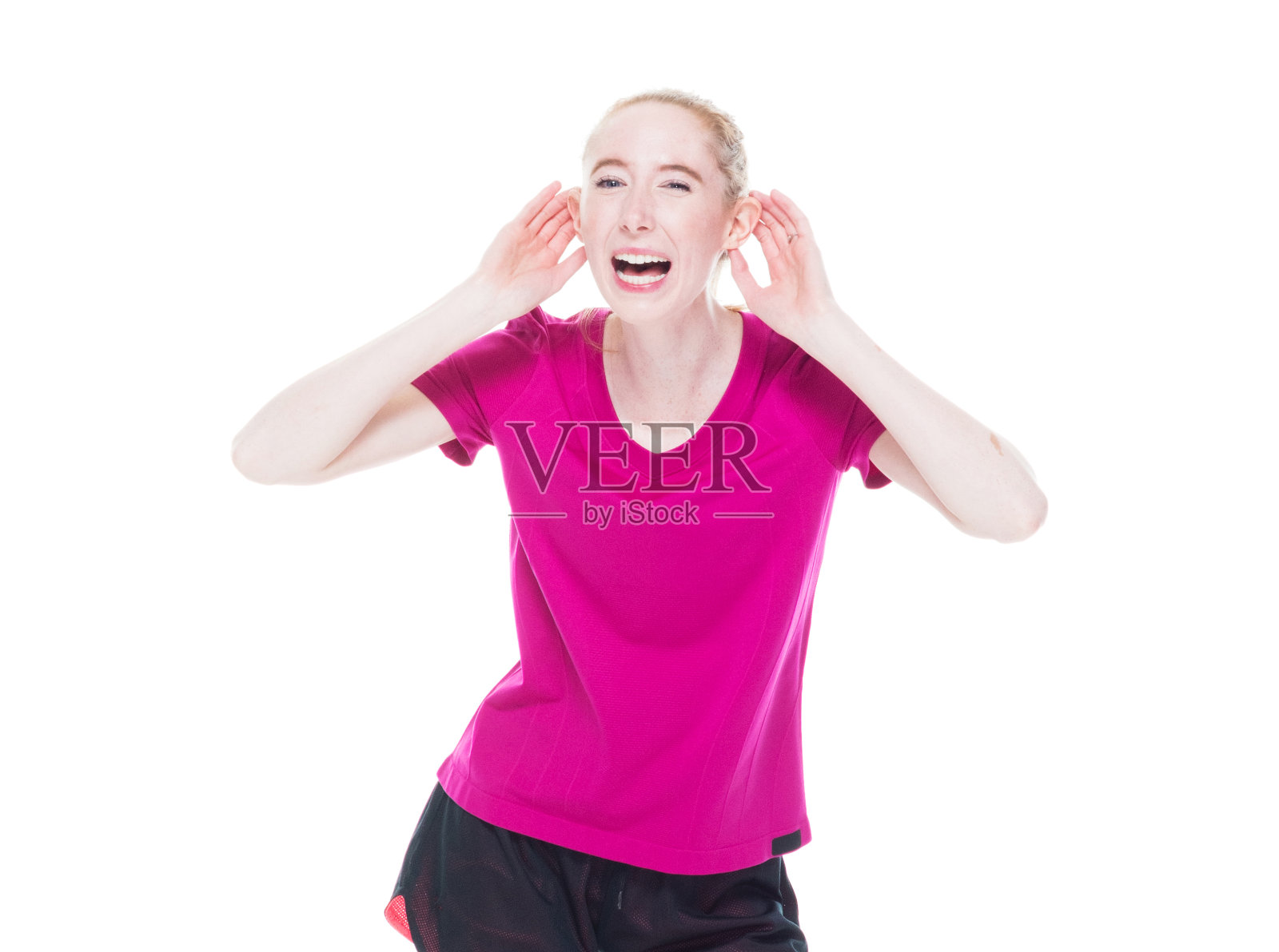 白人女性在白人背景下锻炼照片摄影图片