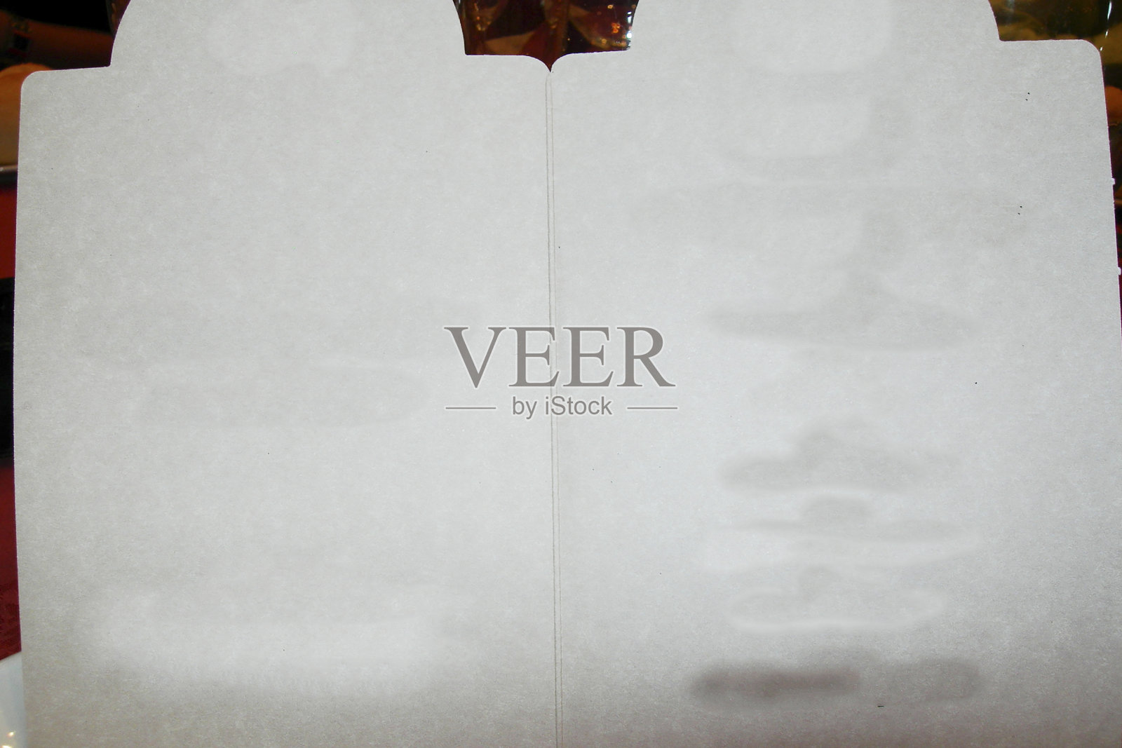 婚礼贺卡周围戴眼镜,新人书写照片摄影图片