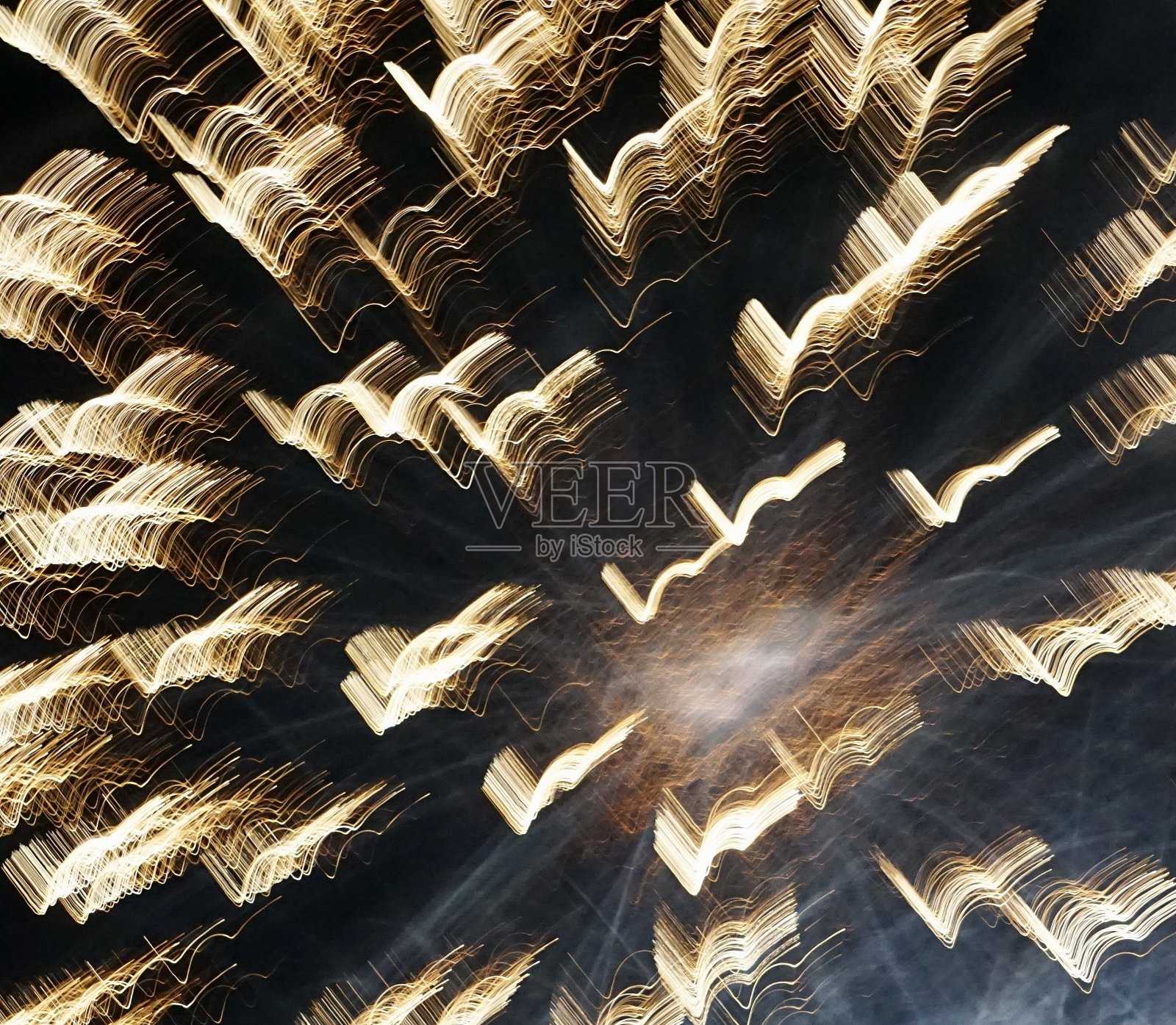 夜空中的烟火照片摄影图片