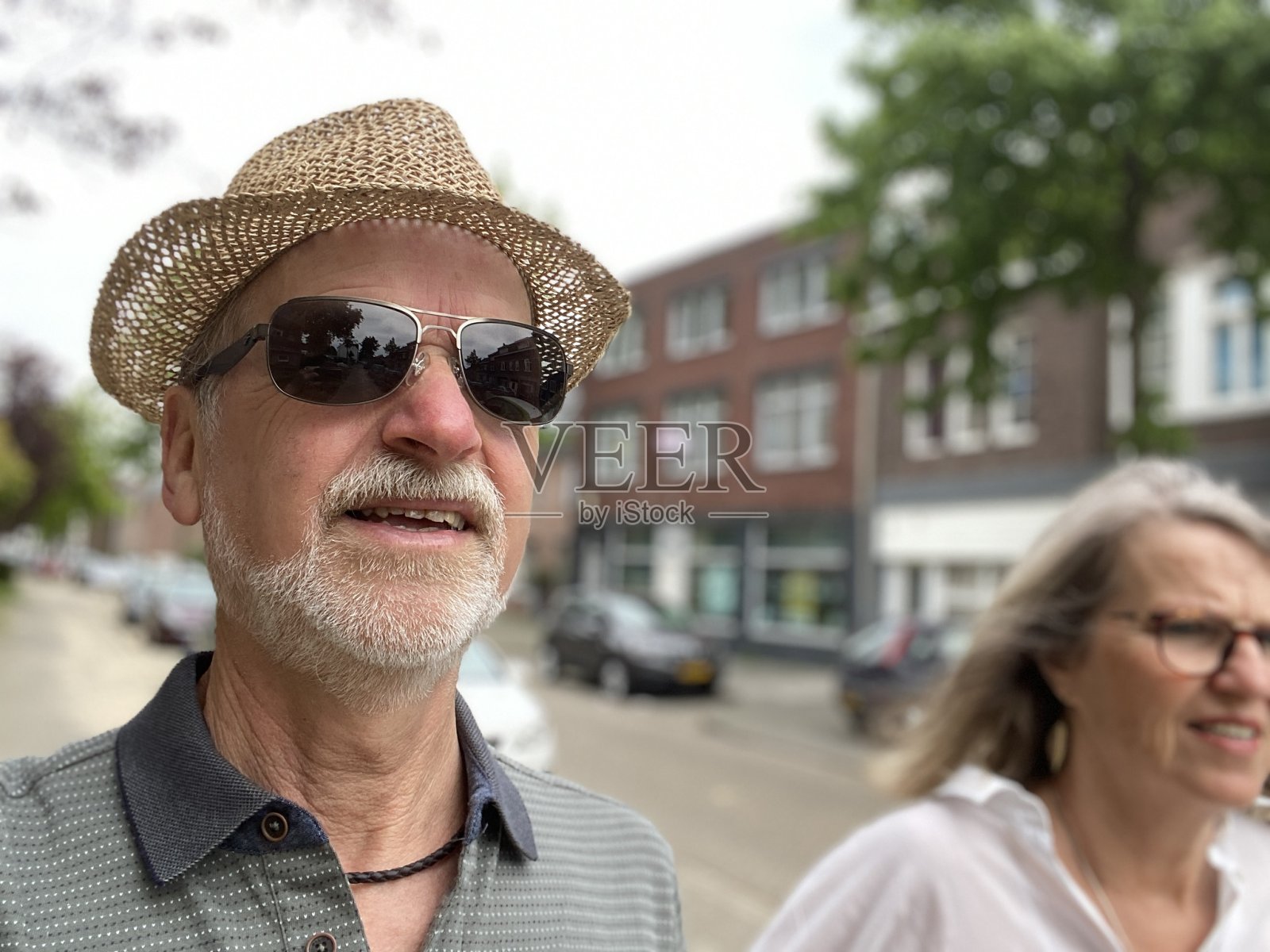 放松两照片摄影图片