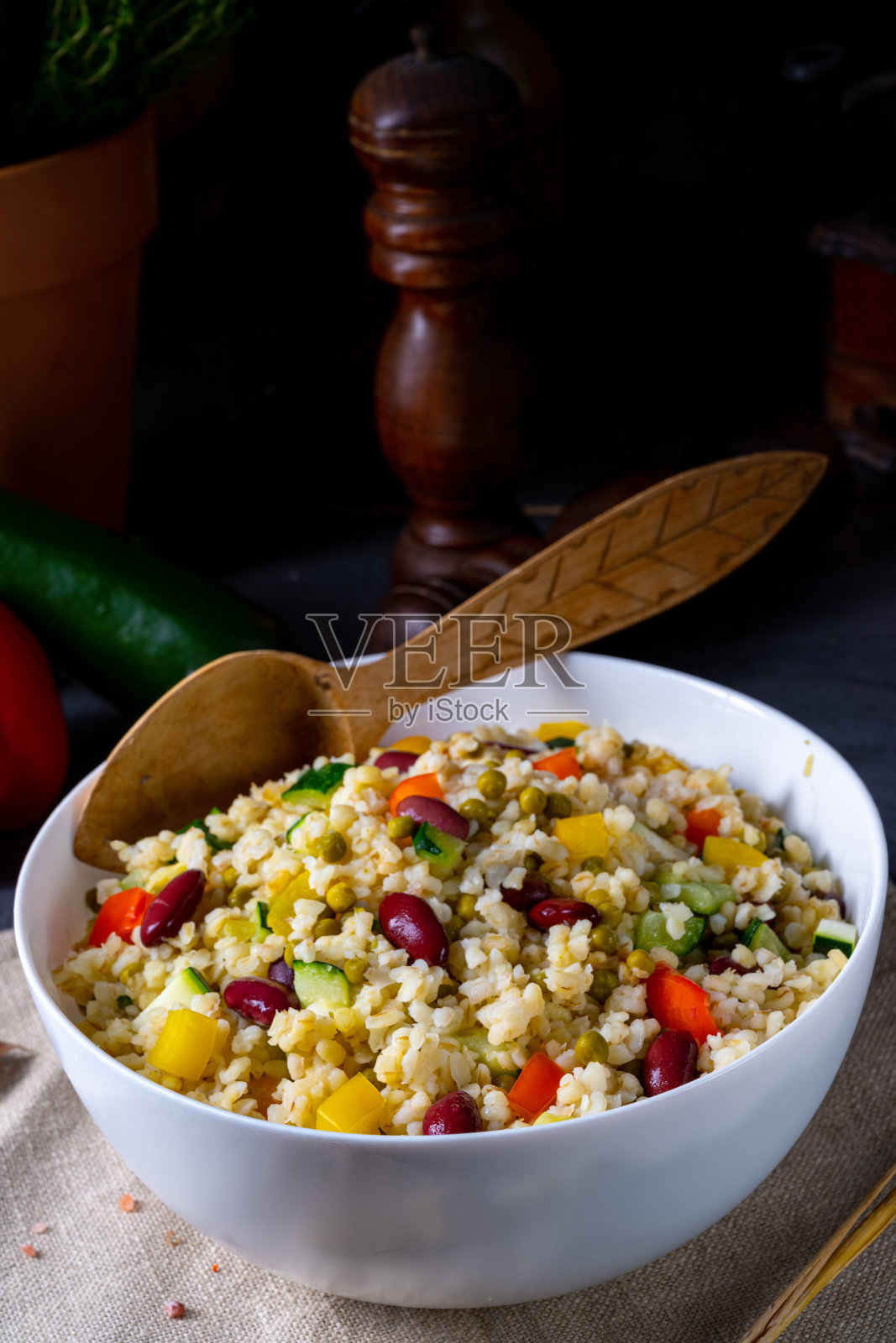 加新鲜蔬菜和芸豆照片摄影图片