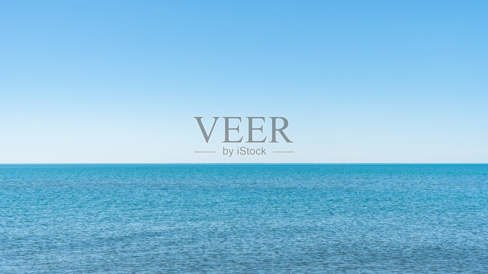 平静的海,黑海和蓝天背景照片摄影图片