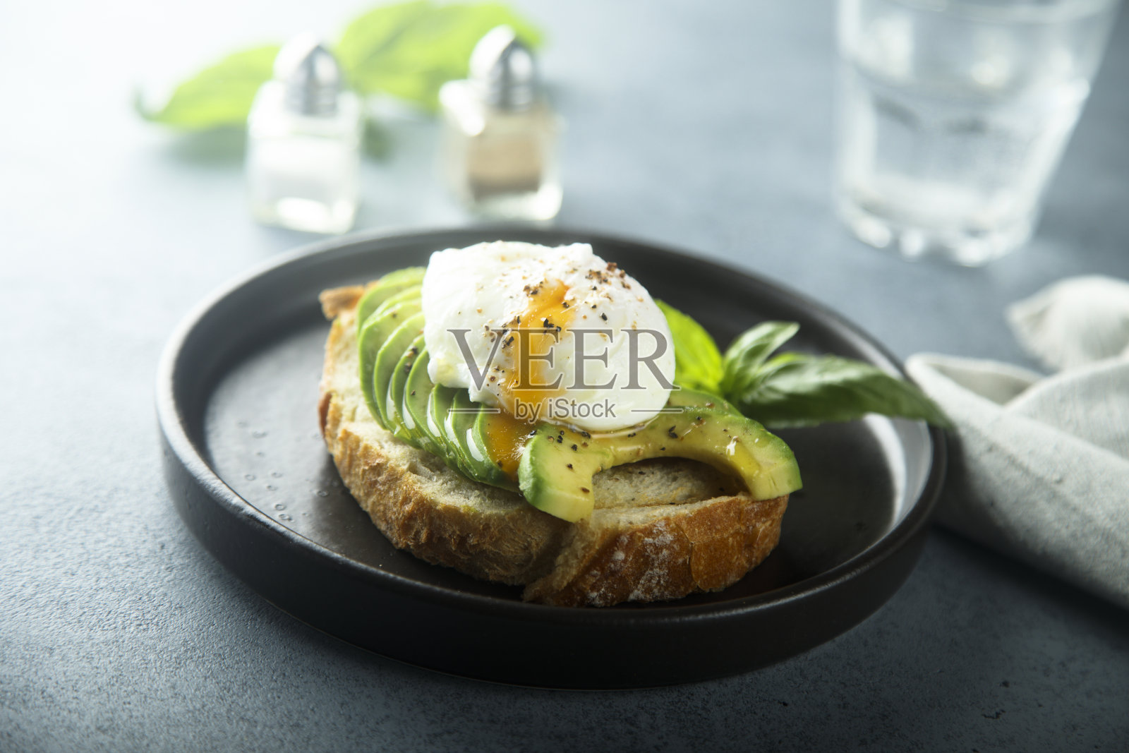 鳄梨面包照片摄影图片