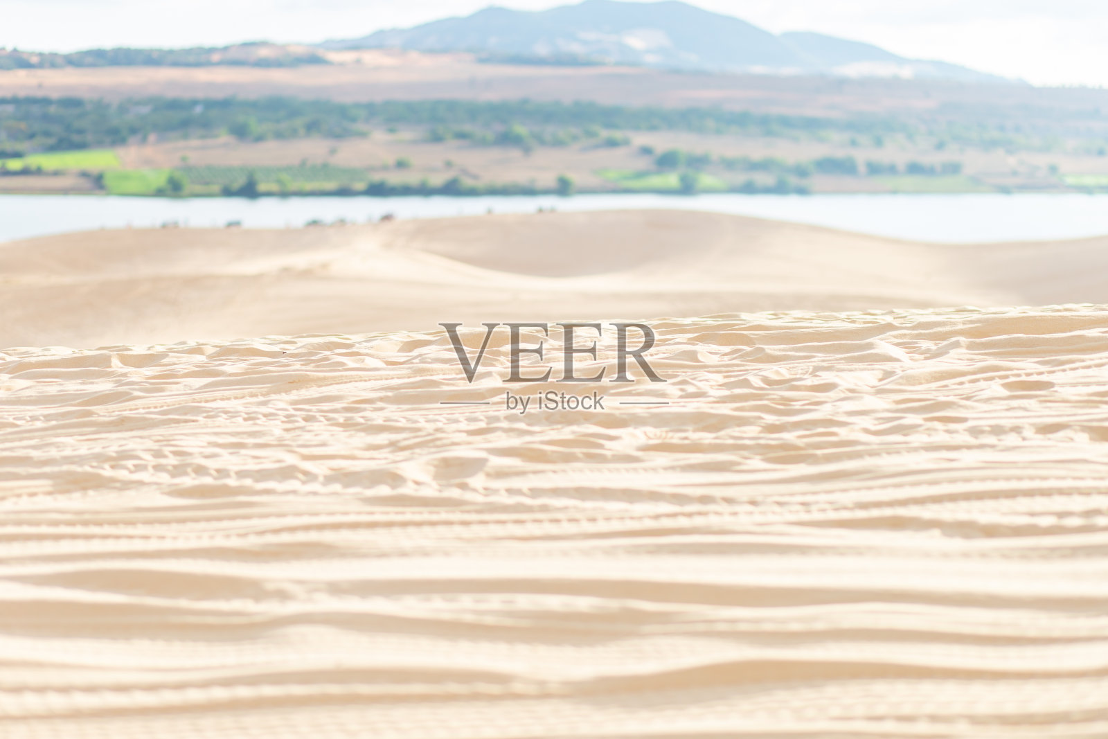 越南美奈美丽的白色沙丘景观照片摄影图片