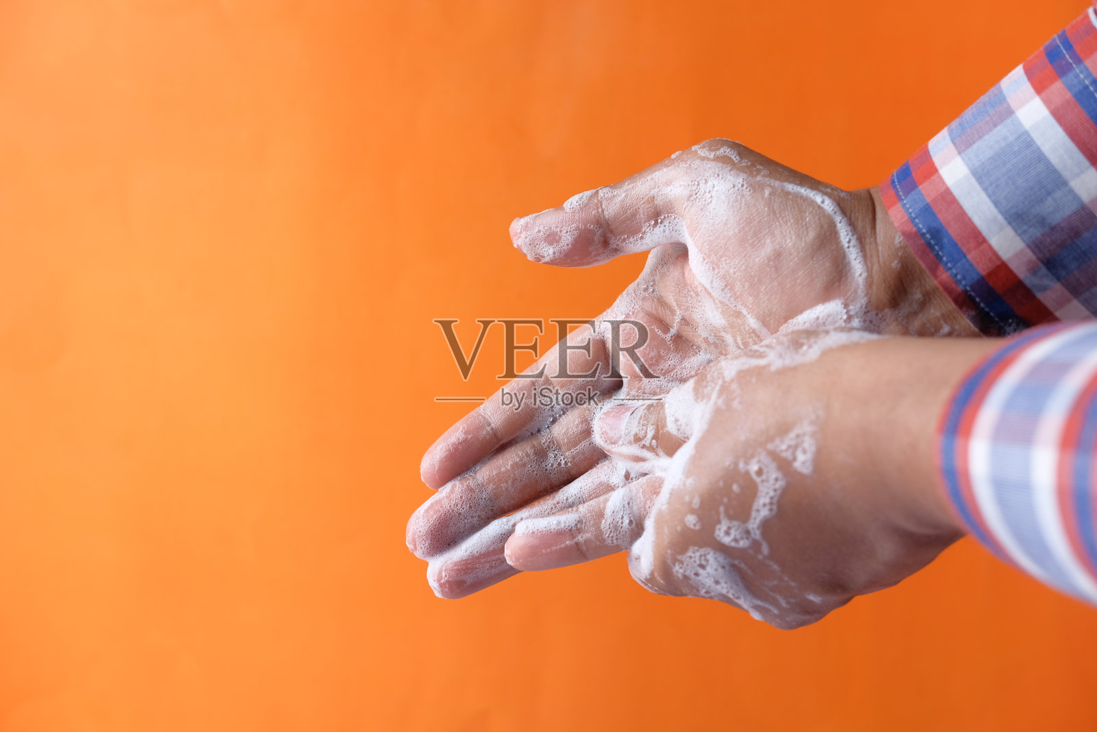 手用肥皂、温水、洗手液、凝胶照片摄影图片