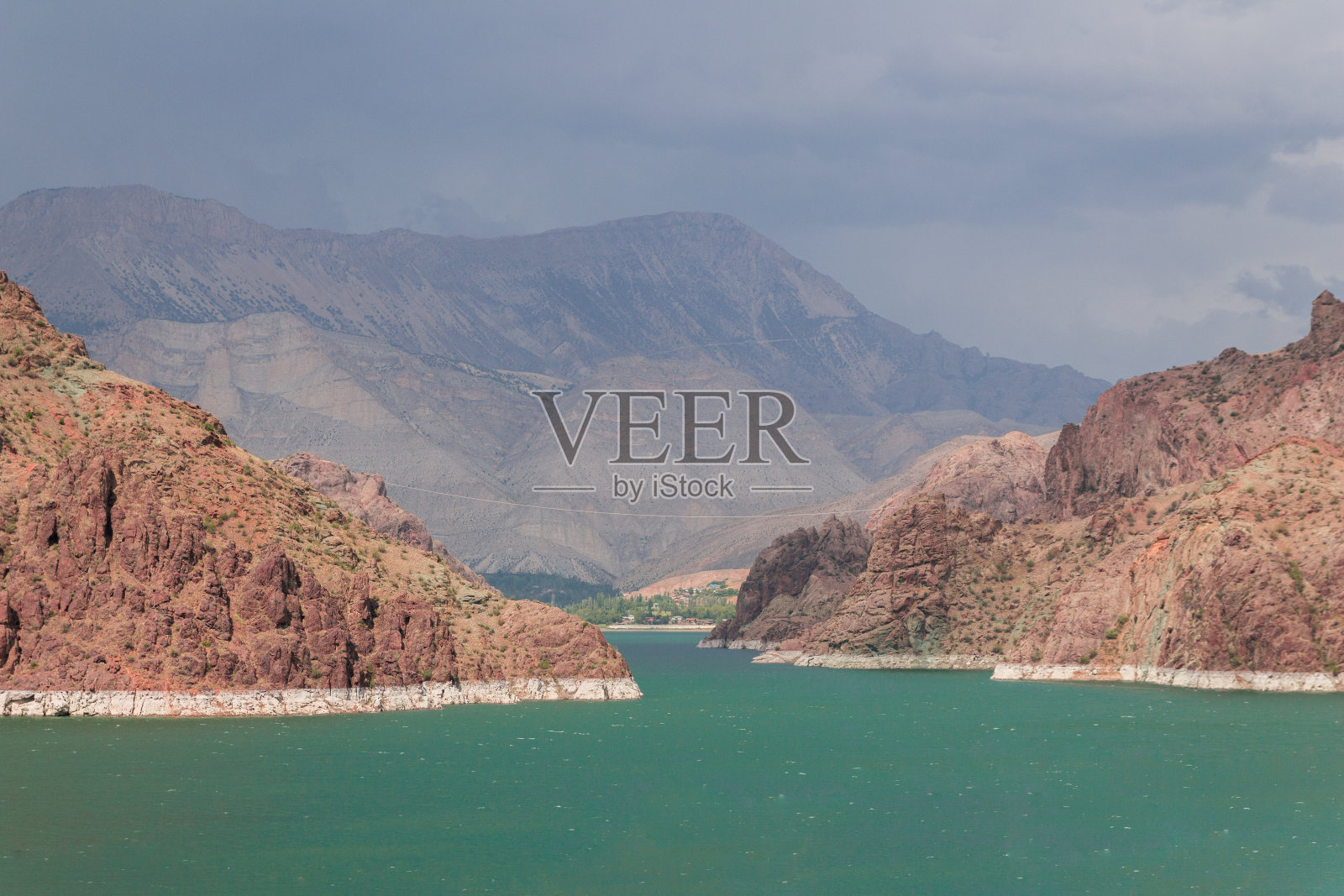 土耳其的奥尔图水坝湖照片摄影图片