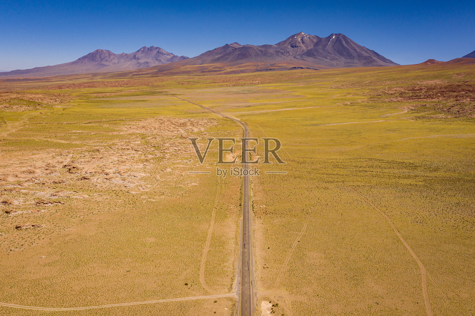 安第斯山脉空中公路和23号公路-米斯康提泻湖和红岩照片摄影图片