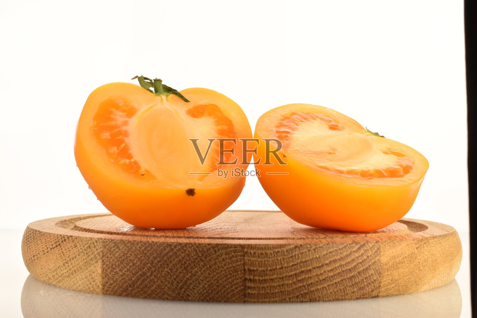 黄色的西红柿。照片摄影图片