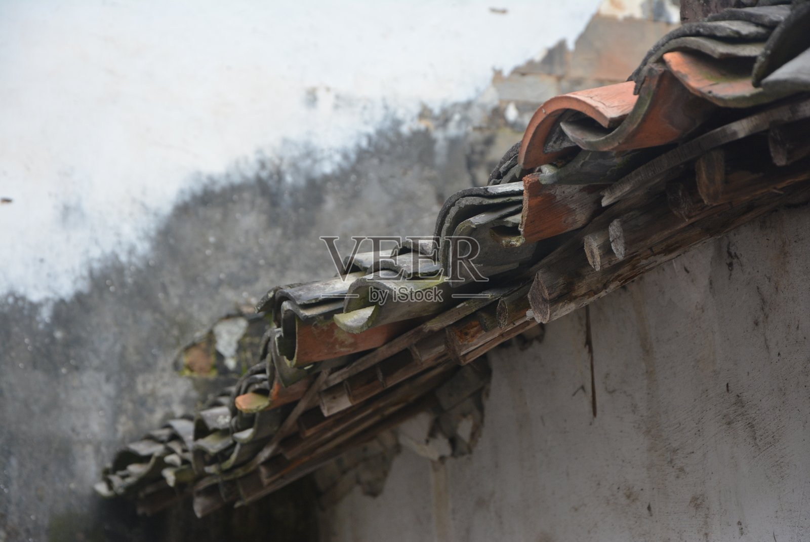 中国一个小镇上的瓦房照片摄影图片