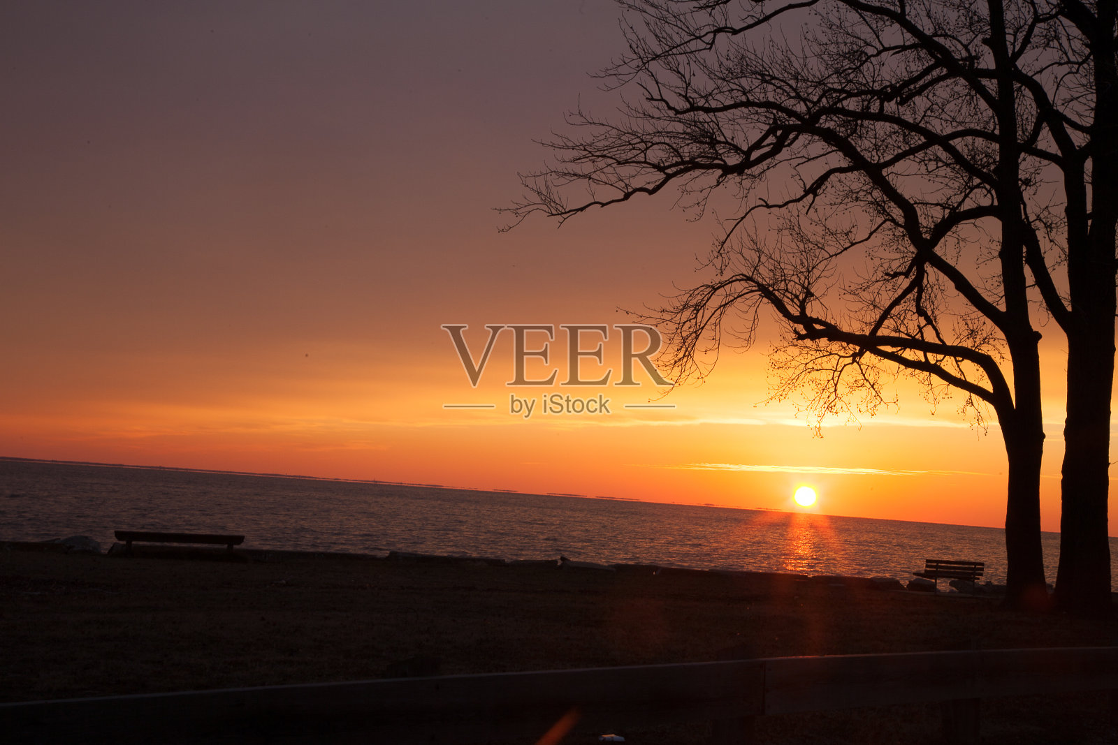 平静的日落照片摄影图片