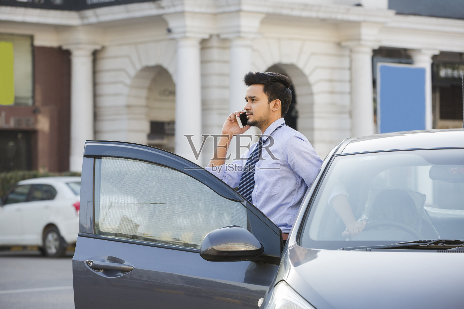 年轻的印度商人的形象照片摄影图片