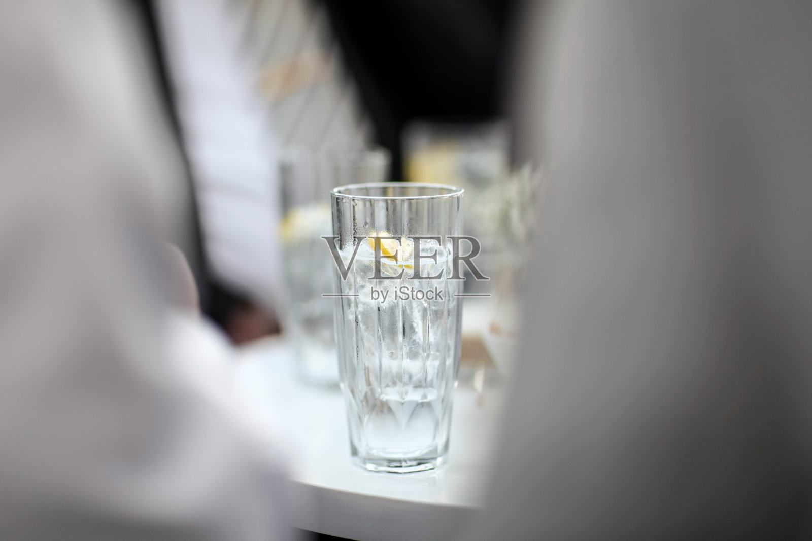 新鲜的杜松子酒补药照片摄影图片