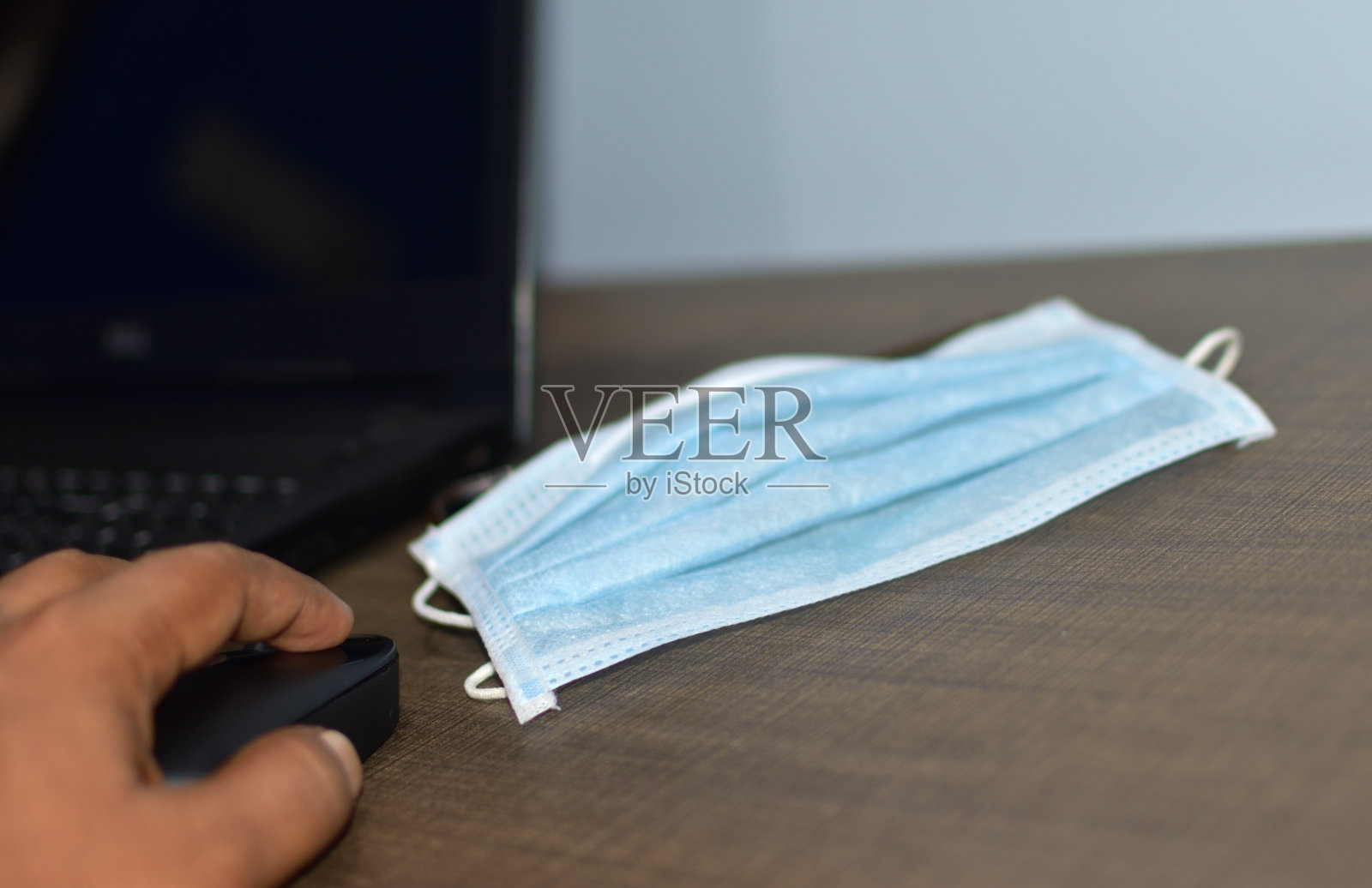 办公室被隔离,建议在家工作。Covid-19冠状病毒检疫概念照片摄影图片