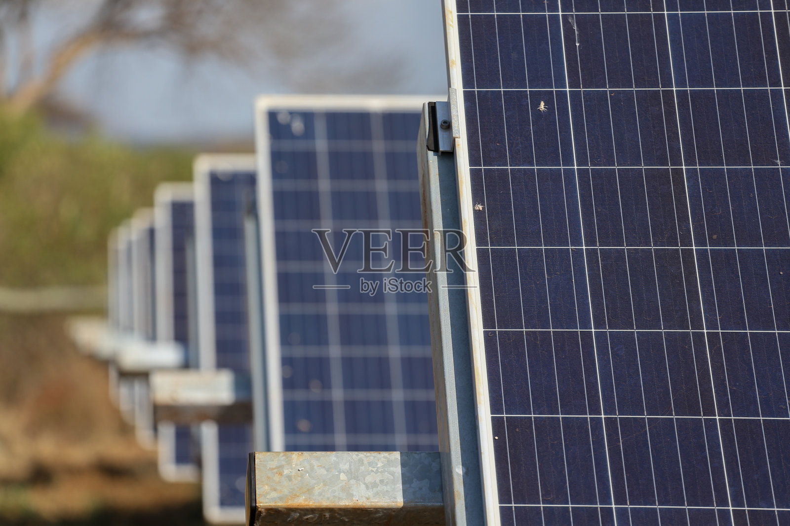 基兰古尼国家公园的太阳能电池板照片摄影图片