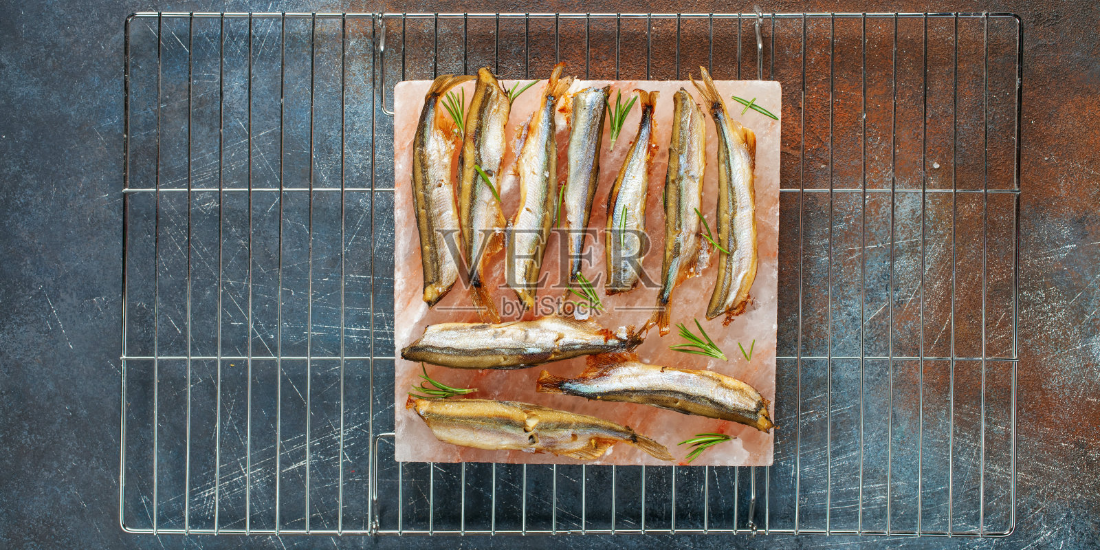 毛鳞鱼鱼炸照片摄影图片