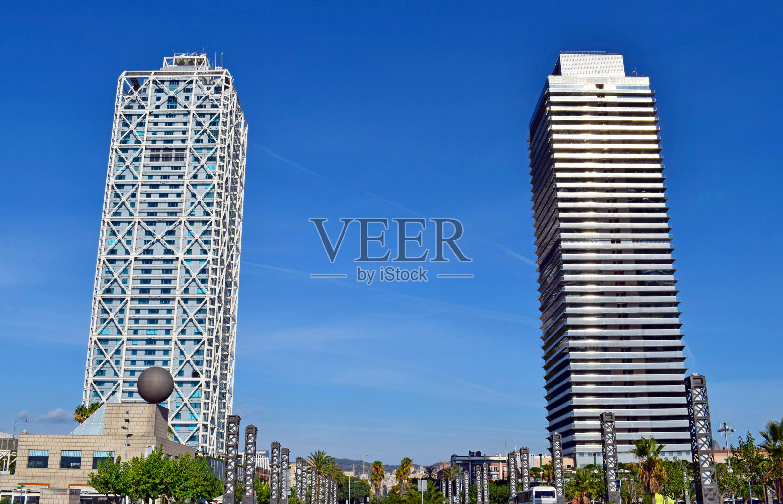 巴塞罗那的现代建筑照片摄影图片