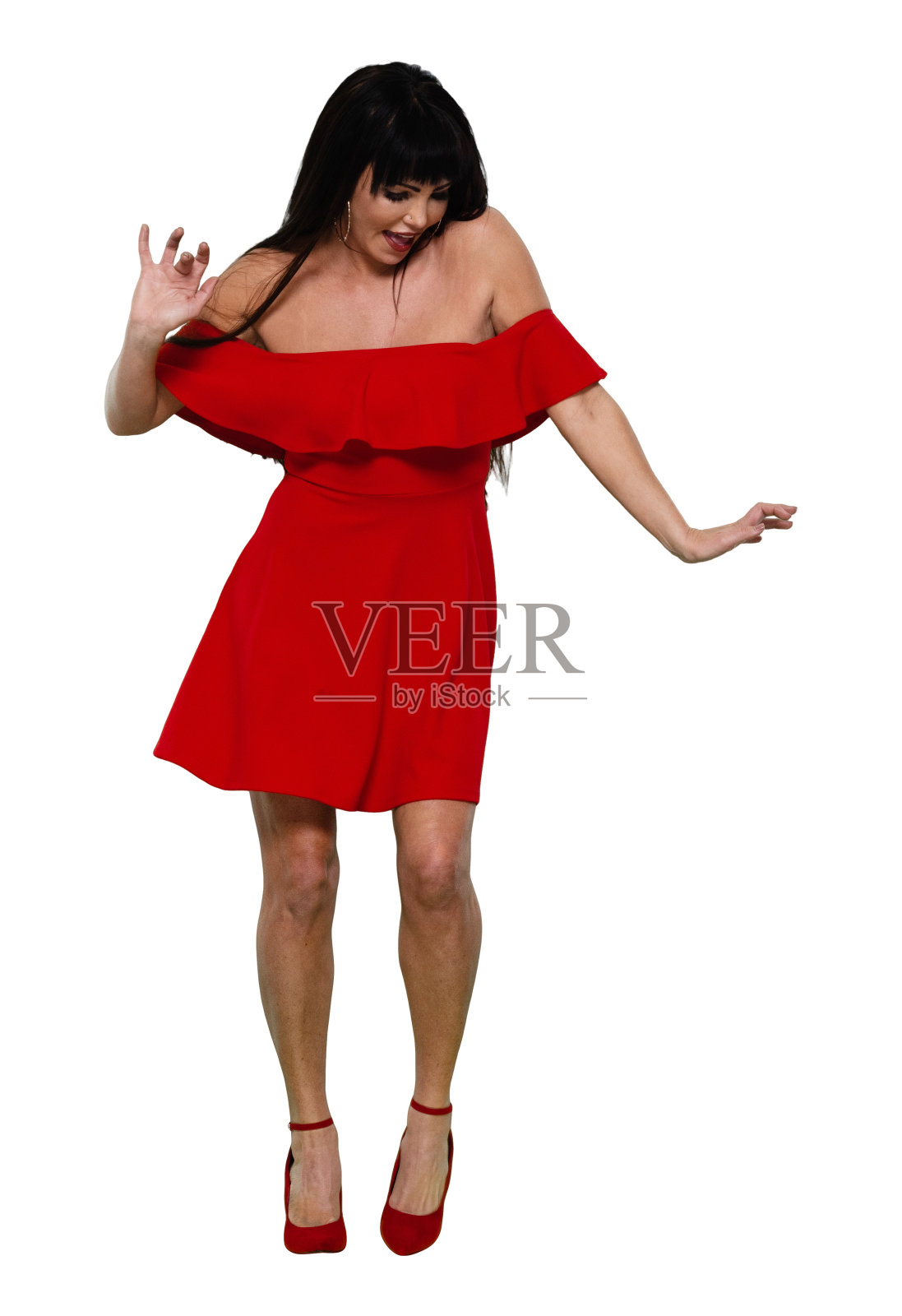 拉丁美洲和西班牙裔女性在白色背景下穿着裙子锻炼照片摄影图片