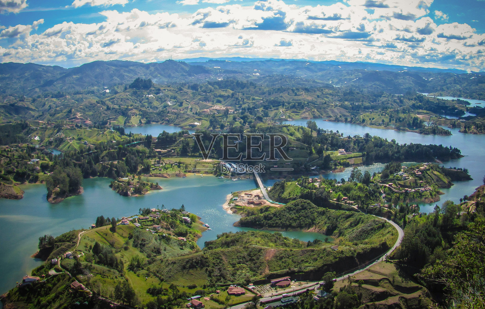 从瓜塔佩的视角看湖照片摄影图片