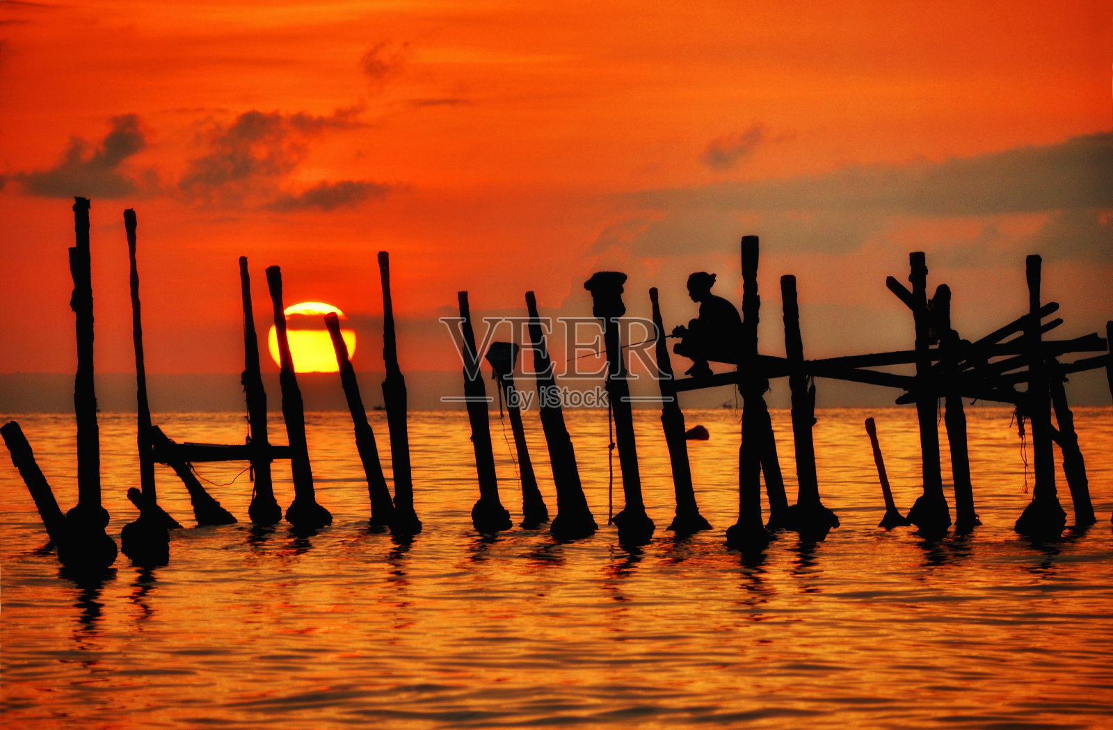 《海滩上的日落》照片摄影图片