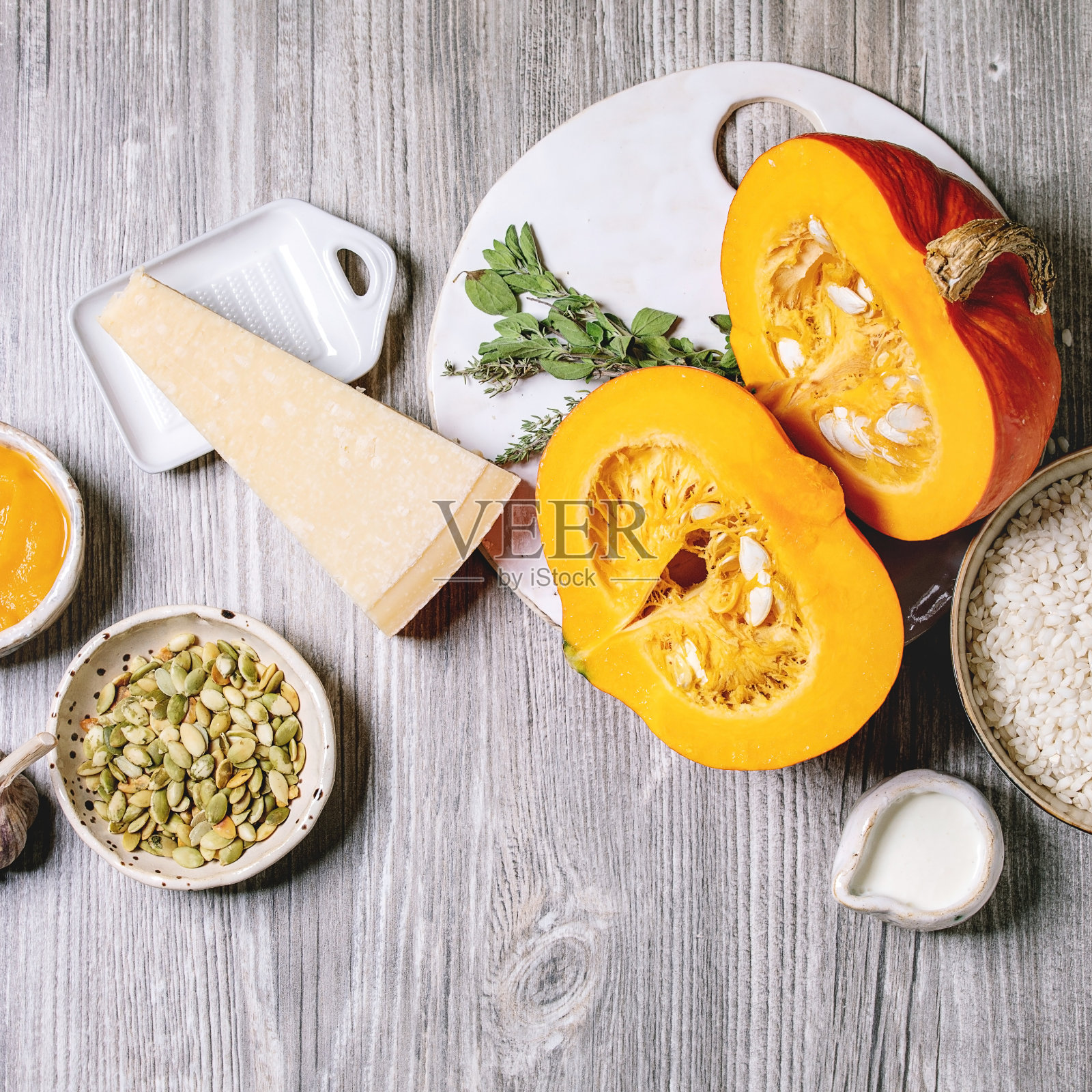 南瓜烩饭的配料照片摄影图片