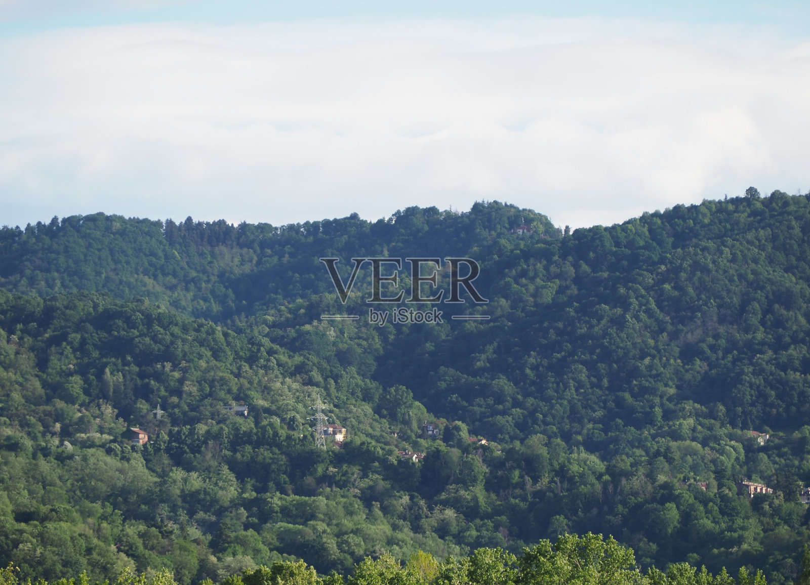 都灵附近的皮埃蒙特山照片摄影图片