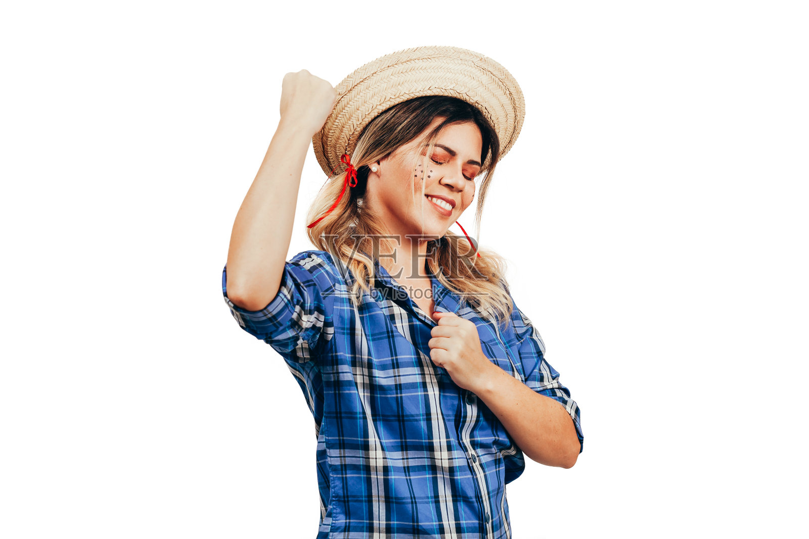 身着典型服装参加朱尼纳节日的巴西妇女照片摄影图片