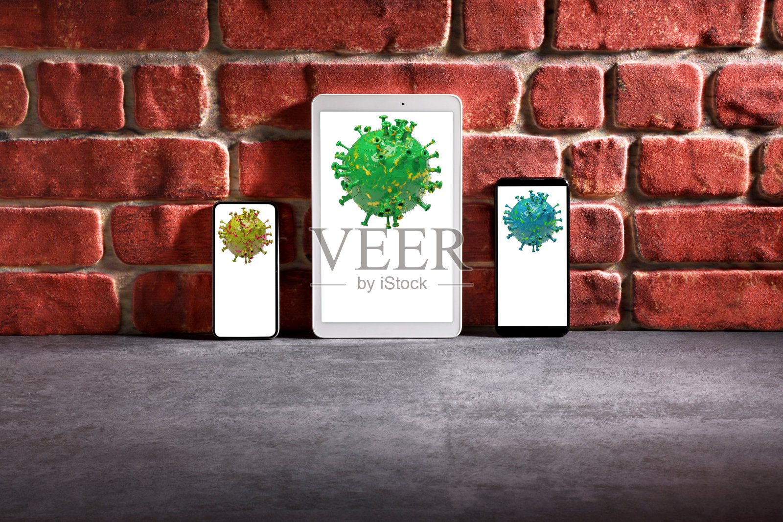 在互联网上研究新冠病毒,在移动设备屏幕上研究新冠病毒照片摄影图片