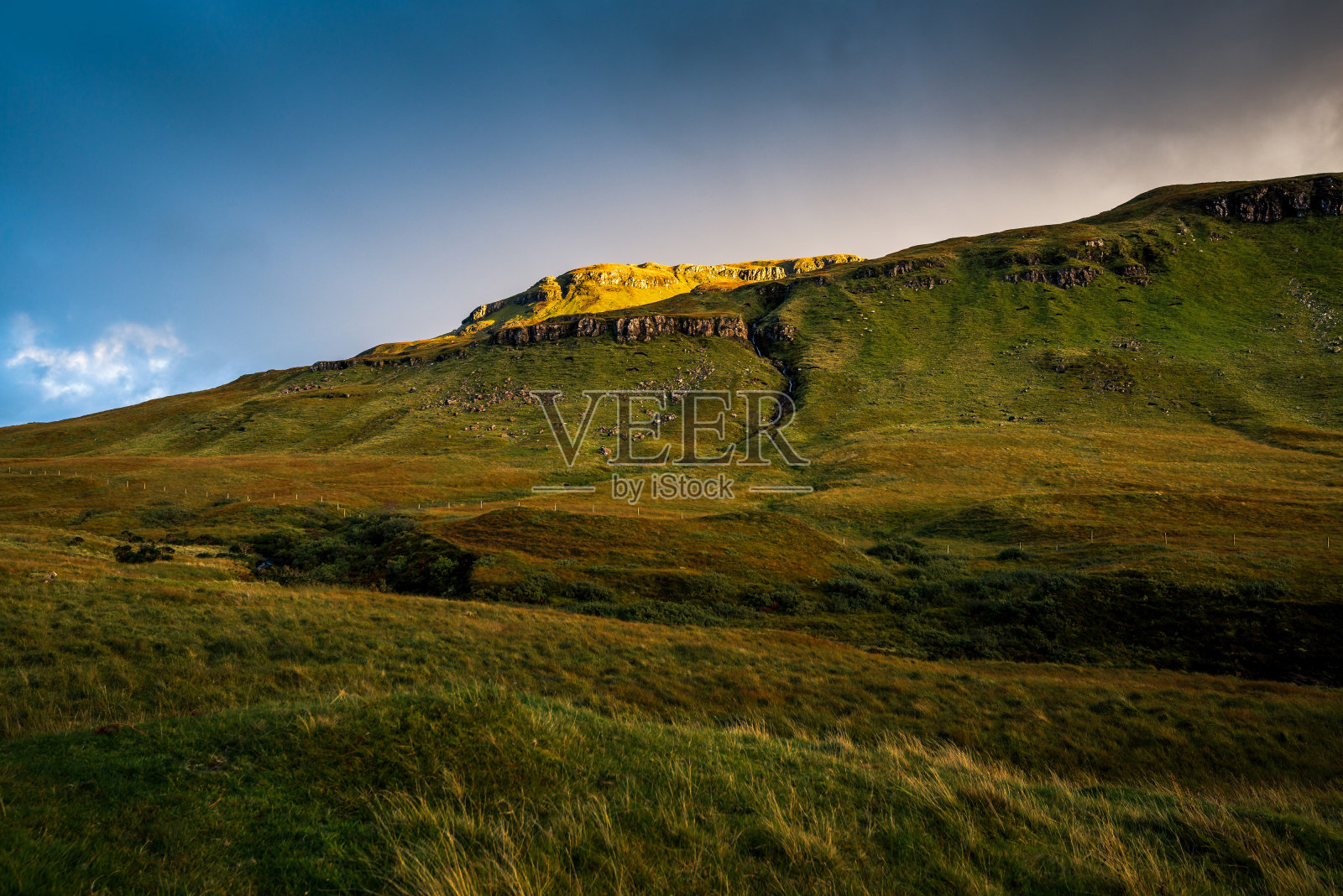 苏格兰高地上的一个美丽的日子照片摄影图片